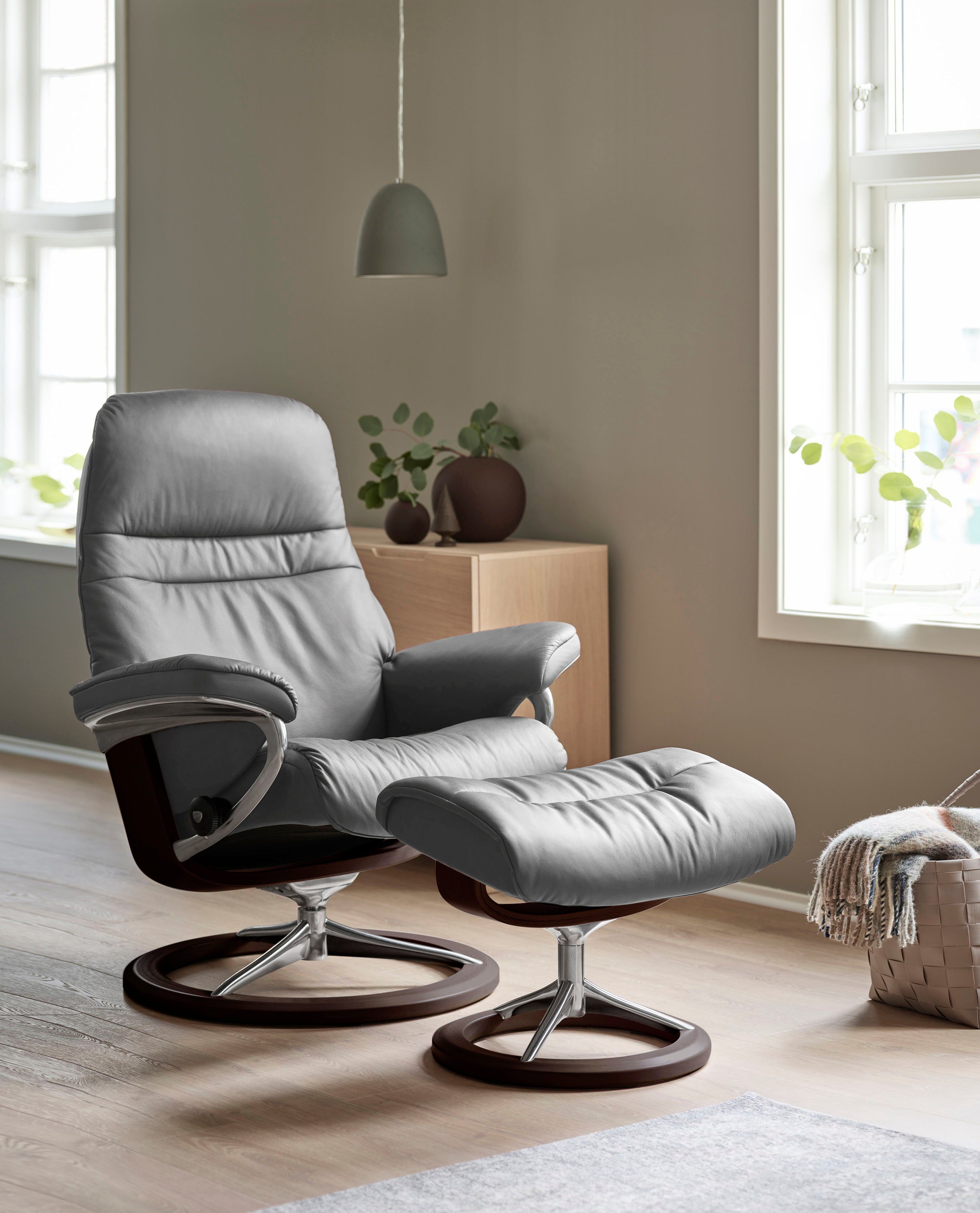 Stressless® Relaxsessel mit Braun L, Signature Gestell Base, Relaxsessel Größe mit Sunrise (Set, Hocker)