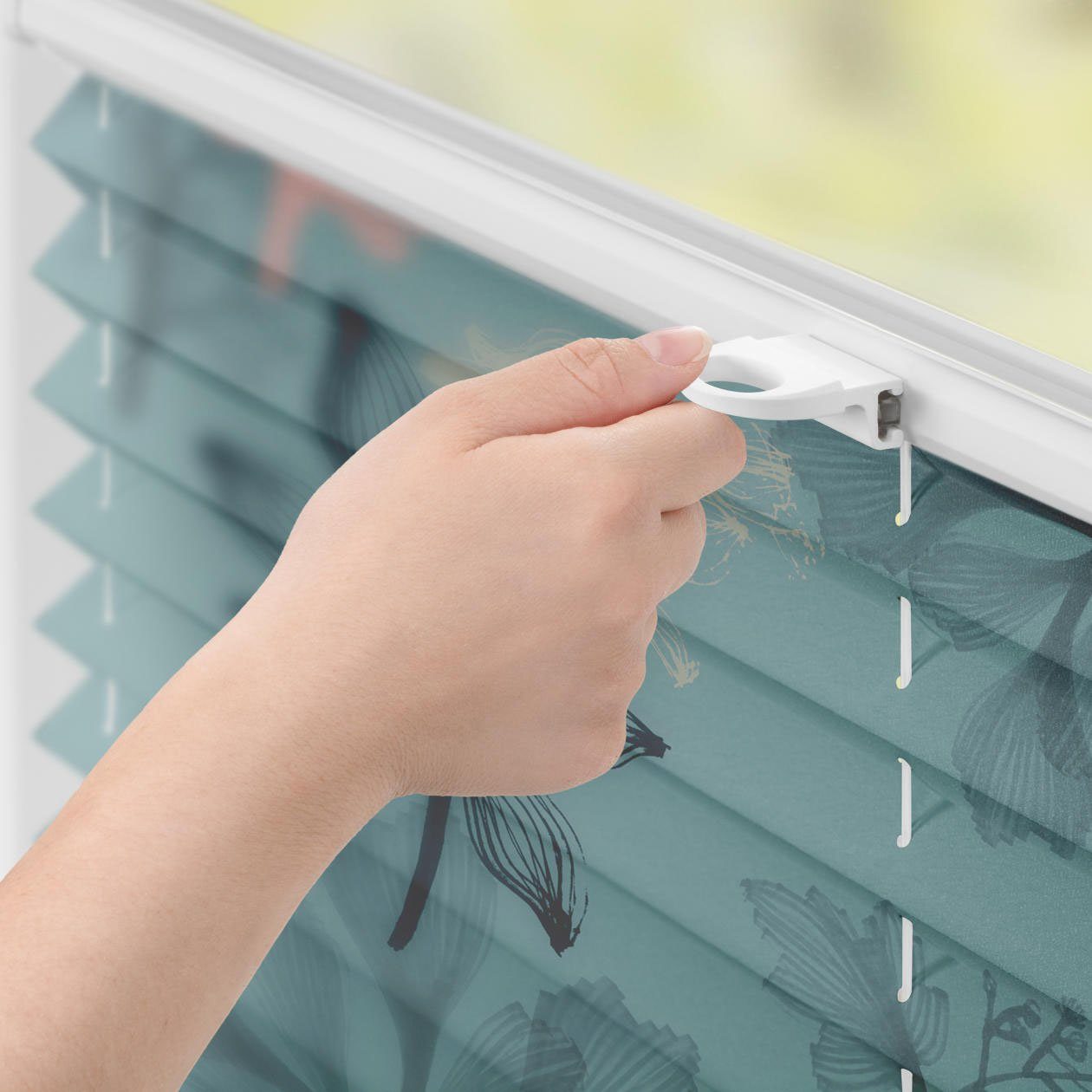 LICHTBLICK ORIGINAL Plissee Plissee Klemmfix, ohne Bohren, blickdicht, Aqua Floral - Blau, blickdicht, freihängend, Klemmfix