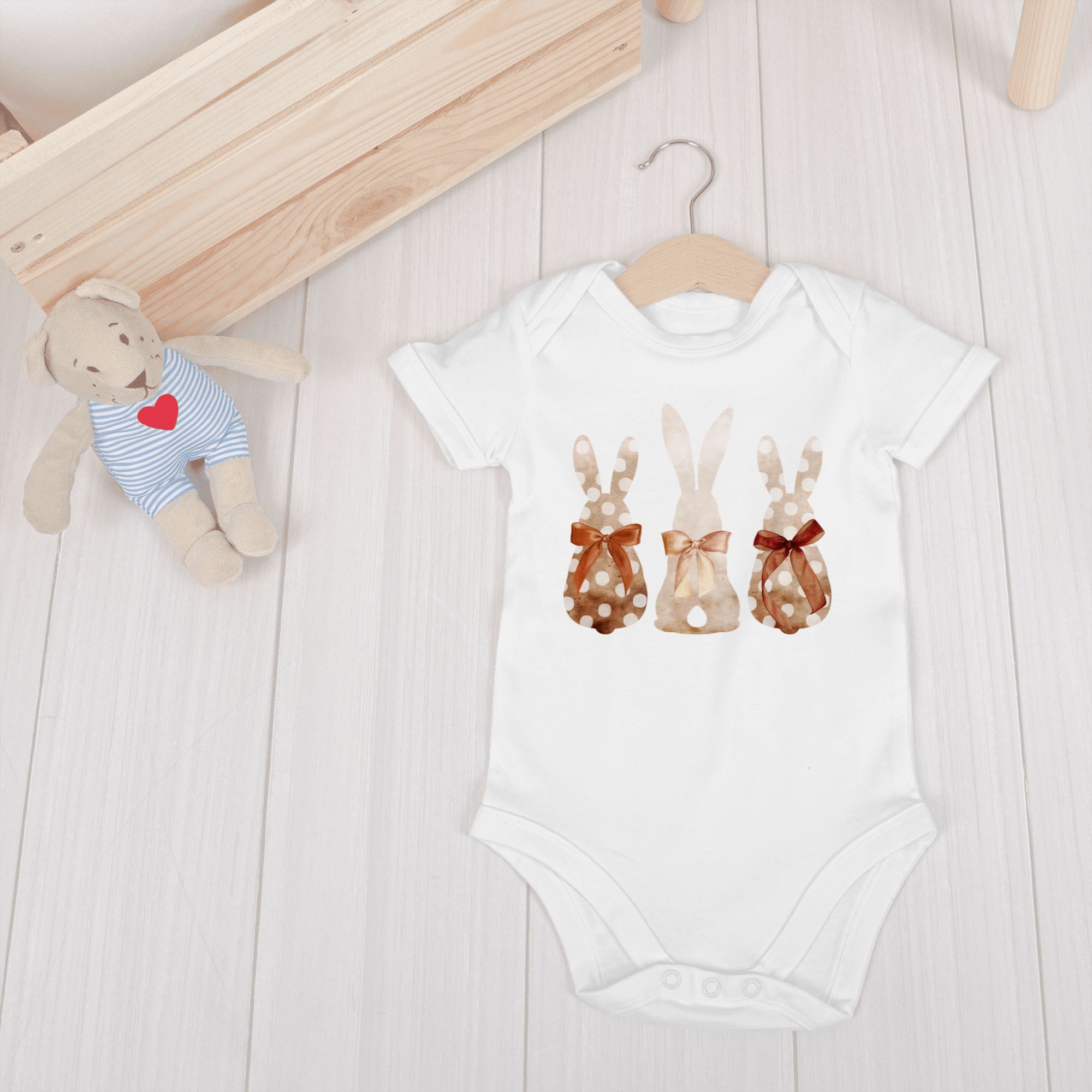 Shirtracer Shirtbody Süße Hasen Trio Häschen Hasenbande Fröhliche Hasengruppe Hasenfamilie Hasen Hase