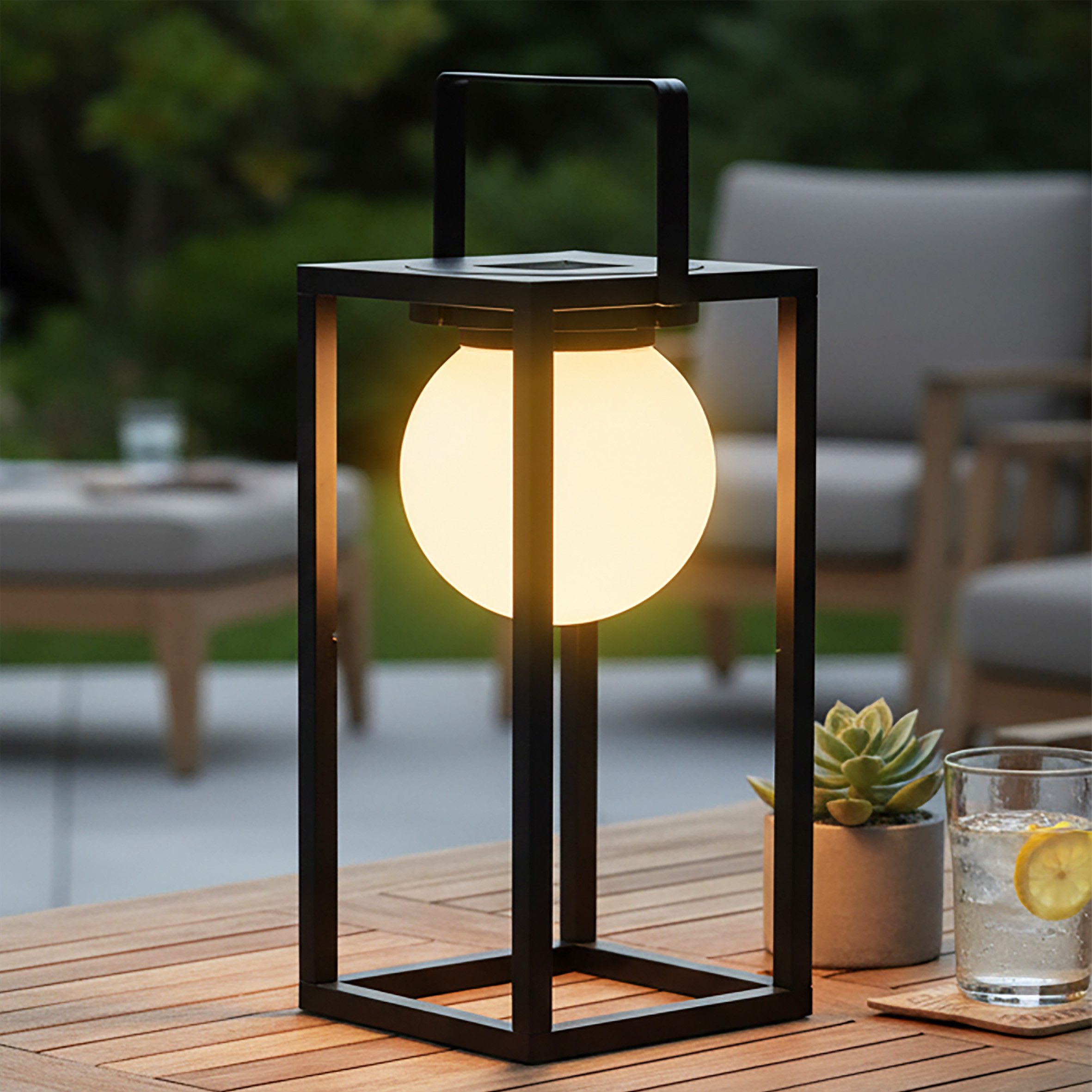 Spetebo LED Laterne Solar Laterne schwarz mit LED Kugel - 30 x 15 cm, solarbetrieben, LED fest integriert, warm weiß, Praktische Einschaltautomatik