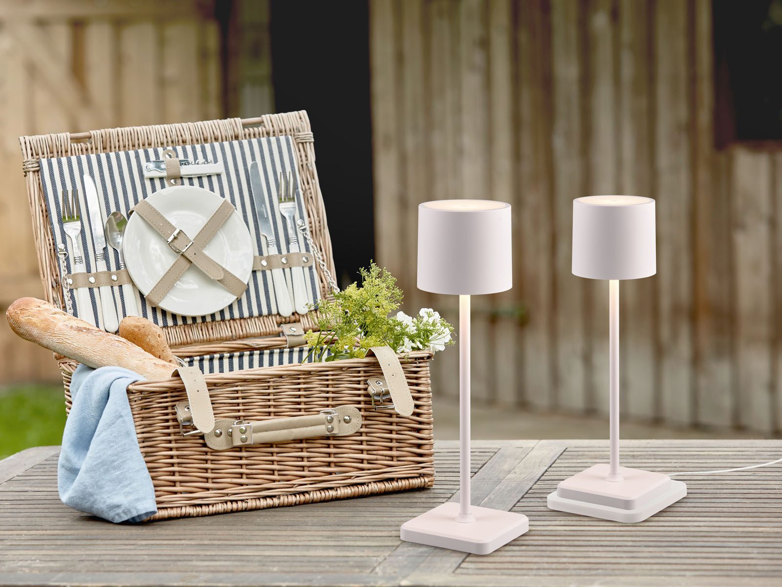 Reality Leuchten LED Außen-Tischleuchte, dimmbar, LED fest integriert, Warmweiß, Neutralweiß, Tageslichtweiß, 2er SET kabellos-e aufladbar-e Akku Outdoor ohne Strom-Kabel Weiß 38cm