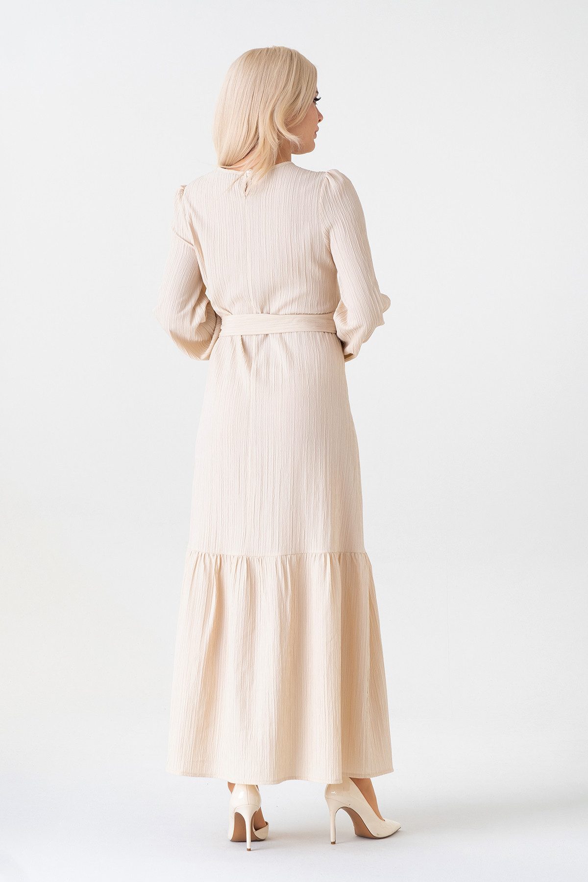 fashionshowcase Maxikleid Damen Crinkle Kleid mit Gürtel, Ballonärmel, 140 cm, Gr. 36–46 Mit Bindegürtel in Taille und dezentem Volant am Saum