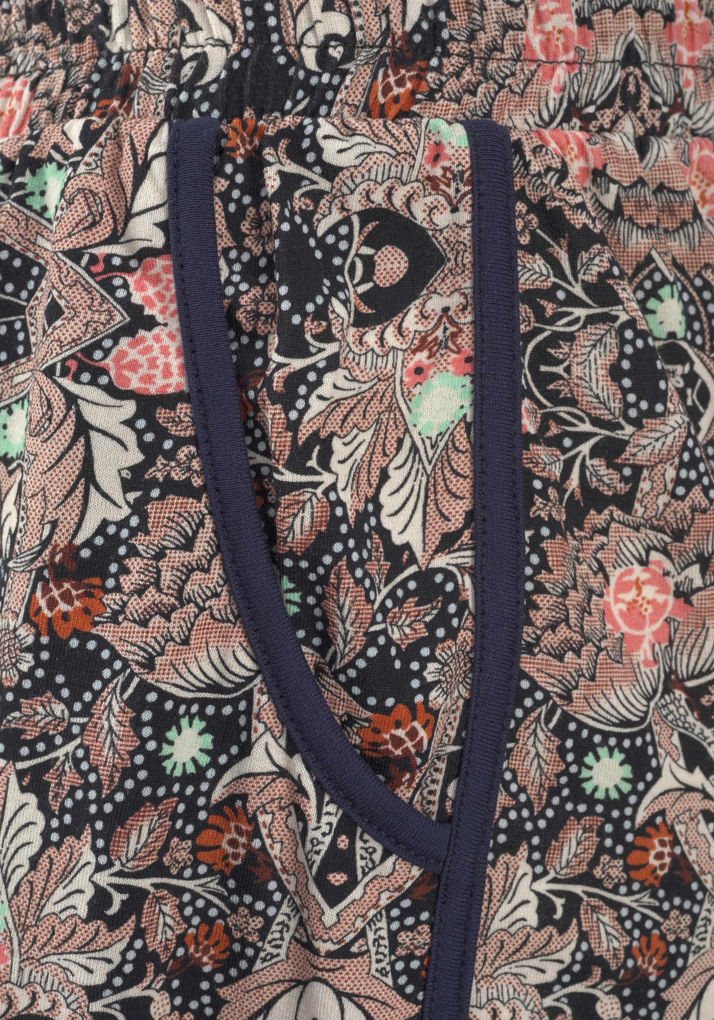 s.Oliver Strandshorts mit Ethnodruck und Taschen, elastischer Gummizugbund, kurze Hose