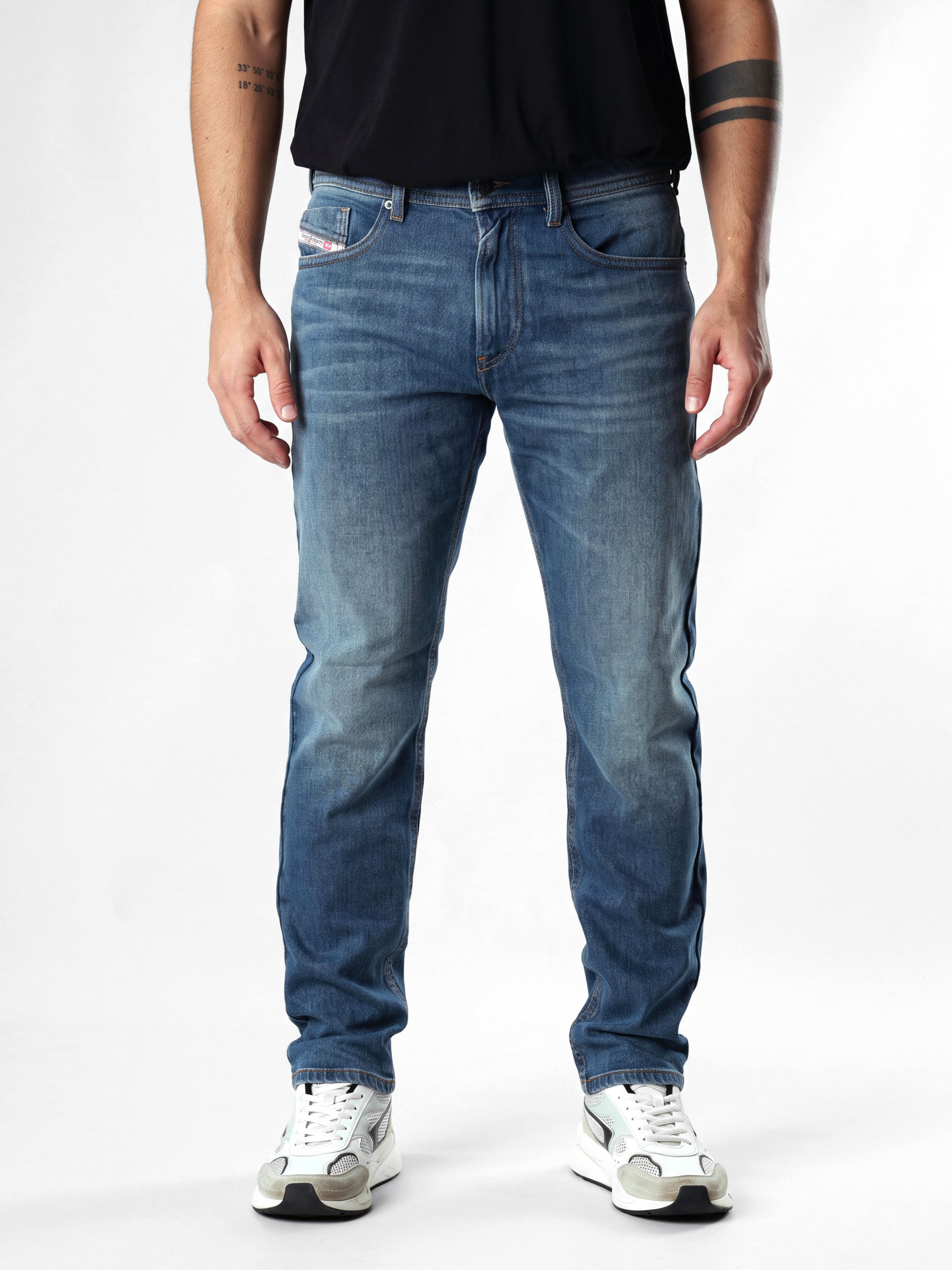 Diesel Slim-fit-Jeans Low Waist - THOMMER-R R9K39 - Länge:32 Mittelschwerer Denim, geringer Stretch