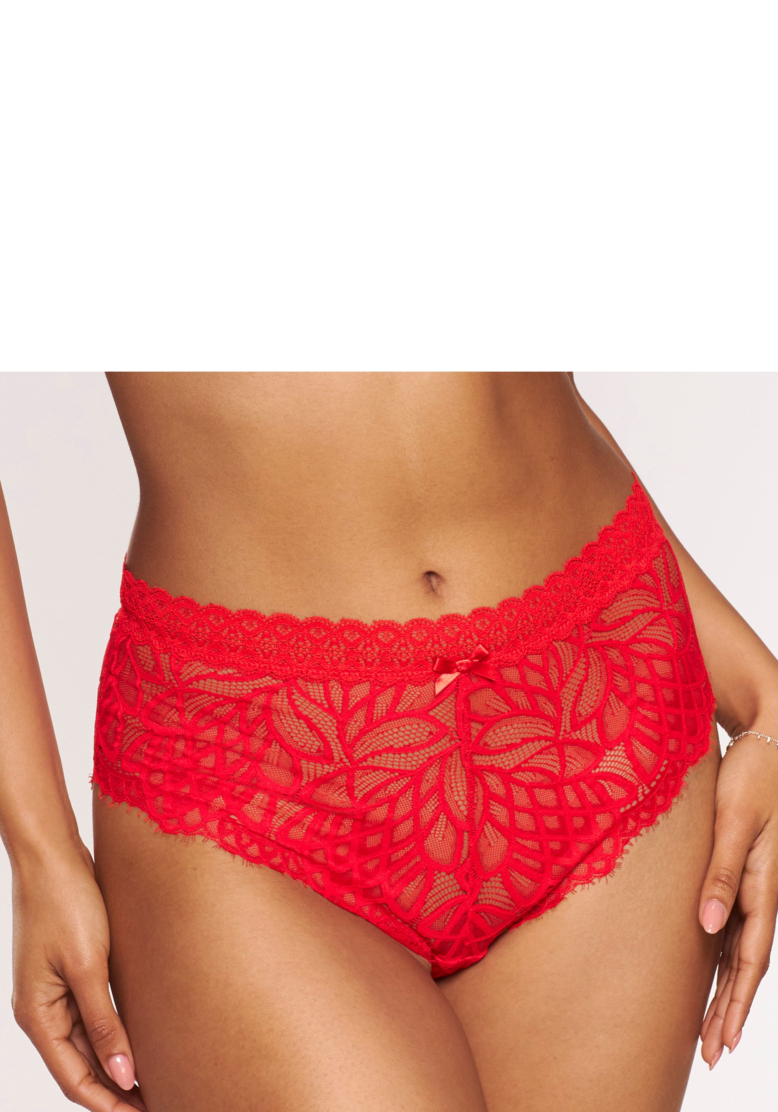 LASCANA Slip Cara aus dezent transparenter Spitze, anteilig aus recyceltem Material