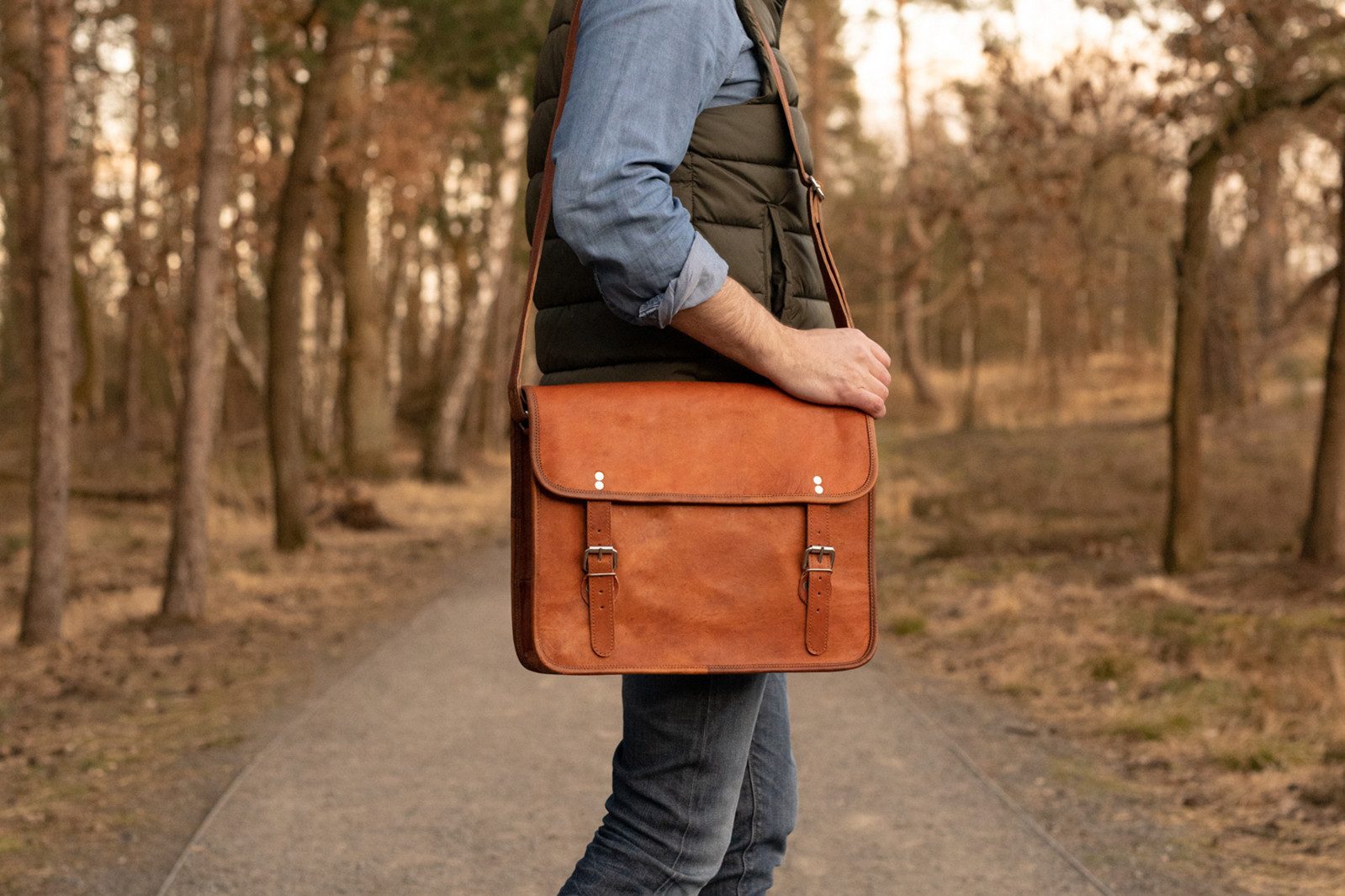 Gusti Leder Umhängetasche Gusti Leder Umhängetasche John 15" (1-tlg), Aktenordner