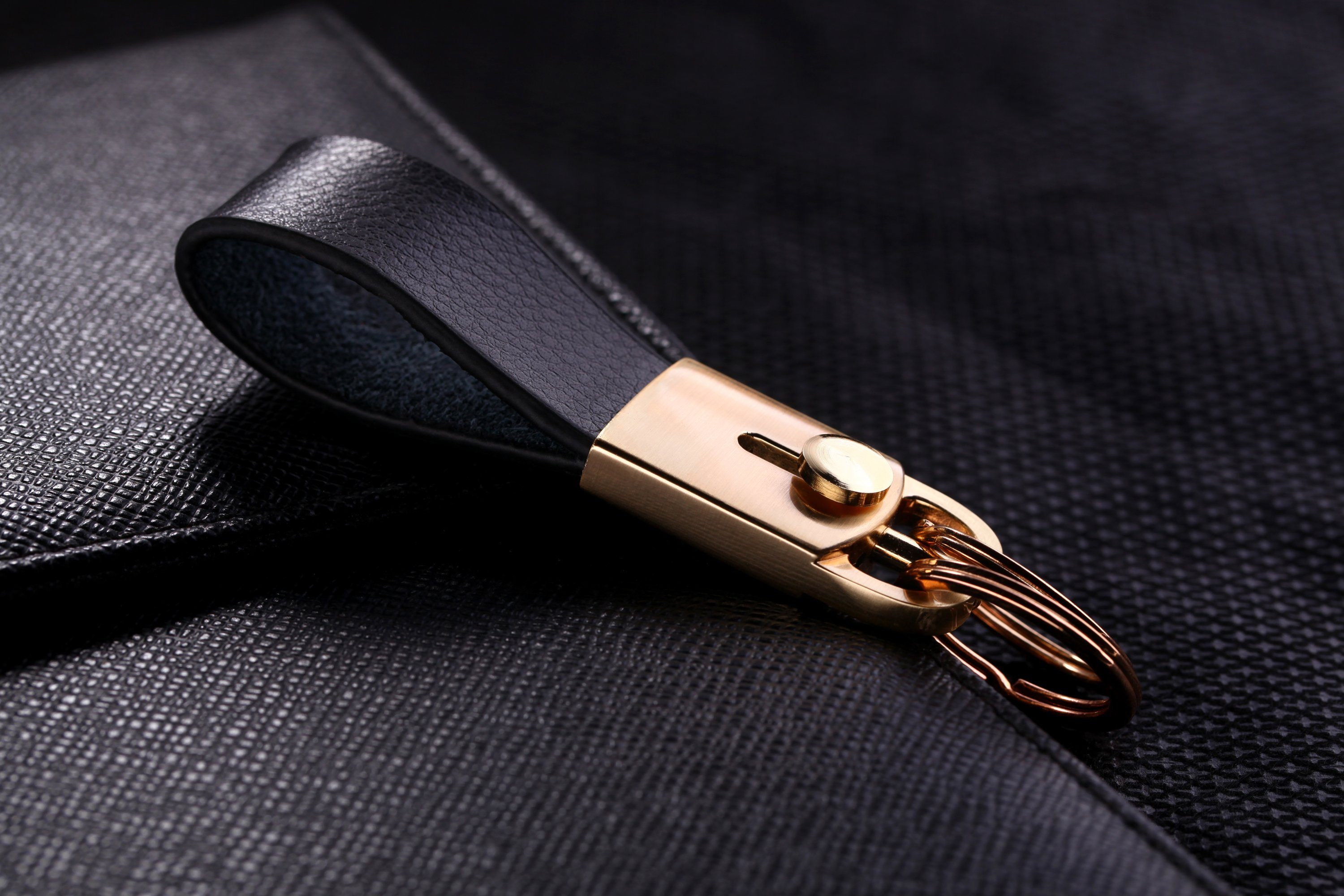 - Cerbery Ringen Gold und Schlüsselband Schlüsselhalter Geschenk Kunstleder Geschenkbox Auto Leder mit Schlüsselring, Schlüsselanhänger Schlüsselanhänger aus Schlüsselbund