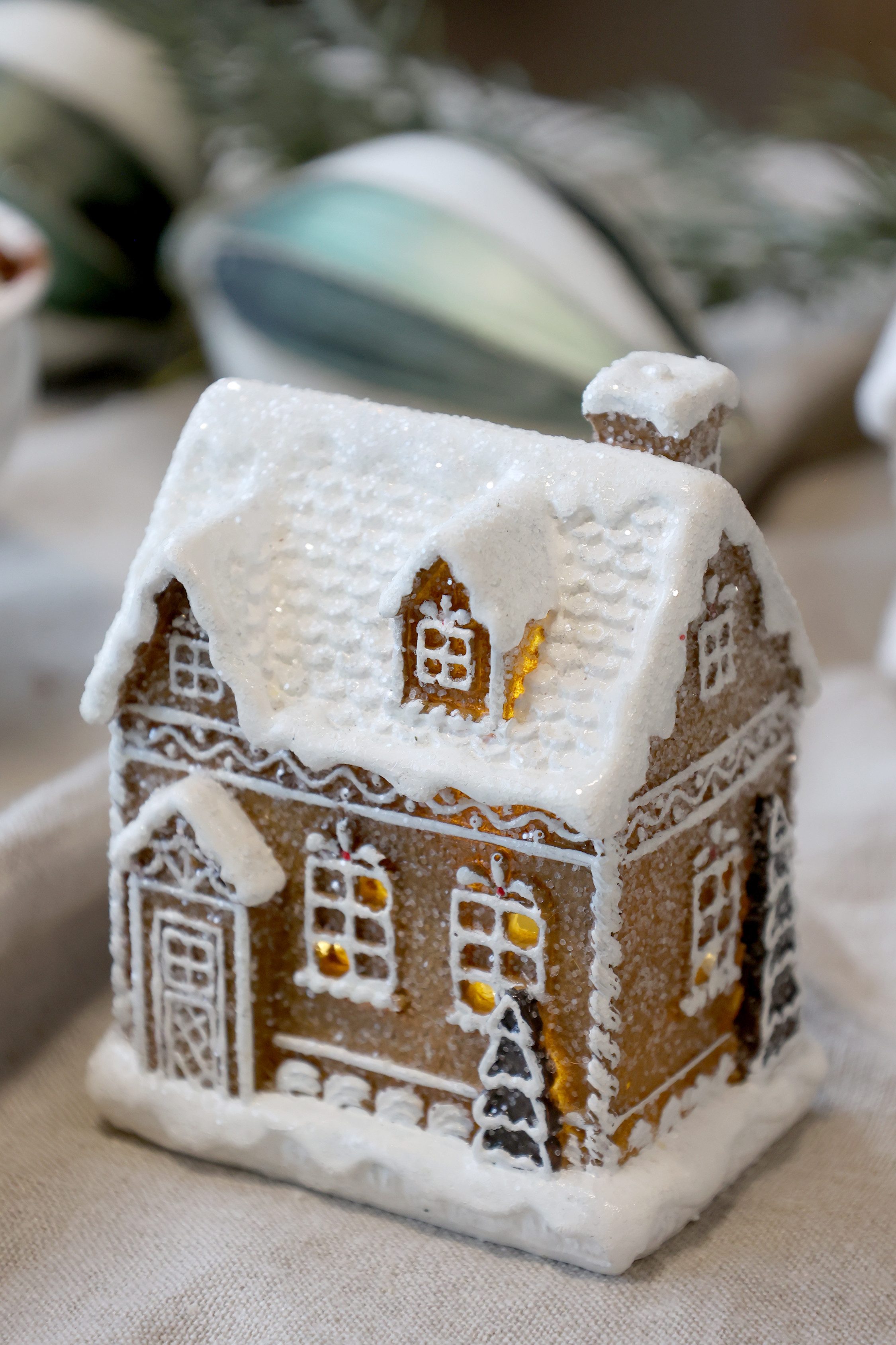 Chic Antique LED Dekoobjekt Chic Antique Noël Lebkuchenhaus mit LED H 10cm 52084220, LED fest integriert