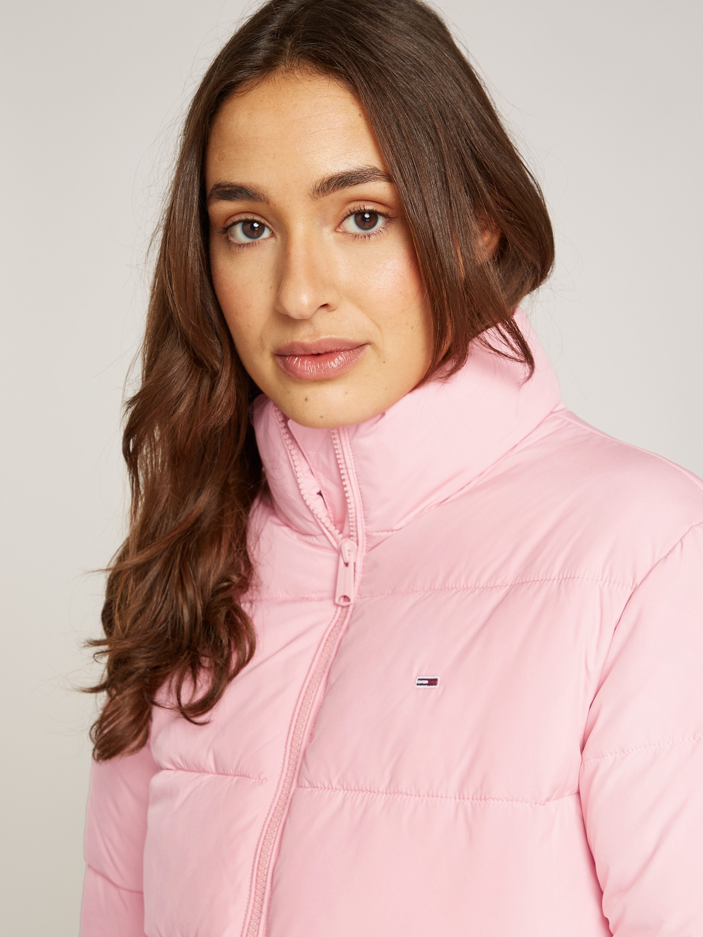 Tommy Jeans Steppjacke TJW ESSENTIAL PUFFER EXT mit Logostickerei