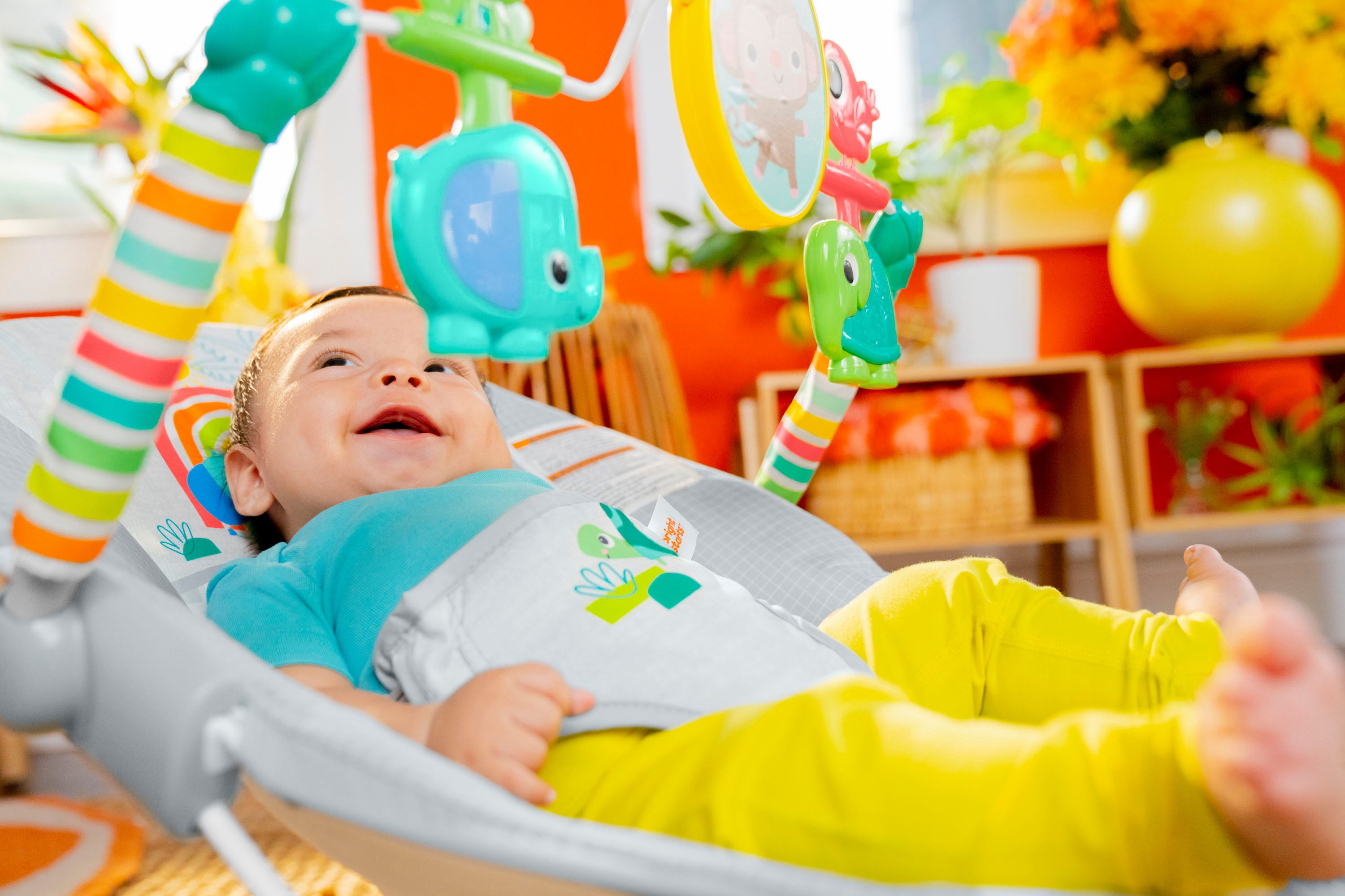 Bright Starts Baby Bouncer Playful Paradise™ Vibrating Bouncer with Sound Effect