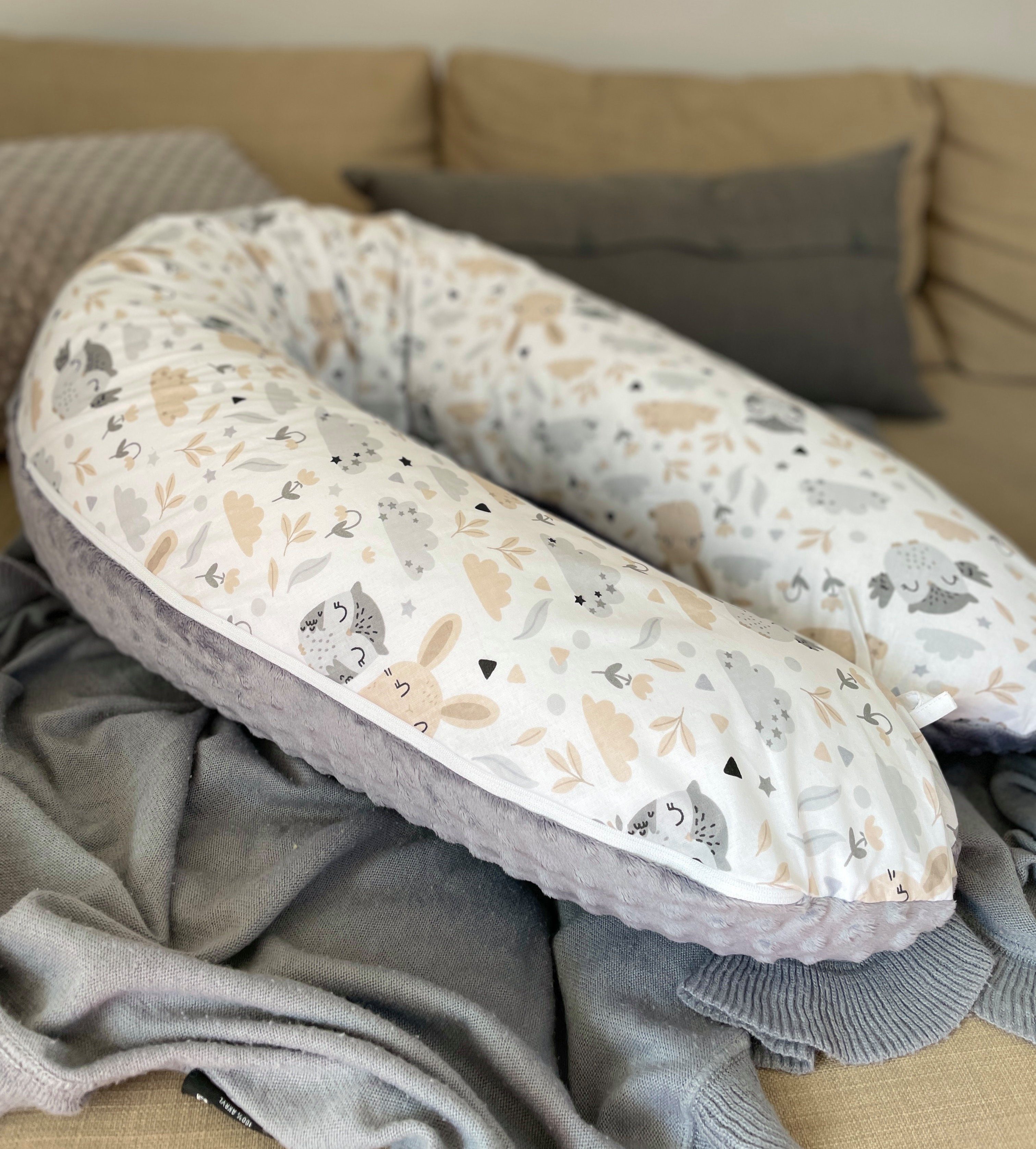 Stillkissen MINKY Graphit/ HASE Beige Stillkissen Schwangerschaftskissen
