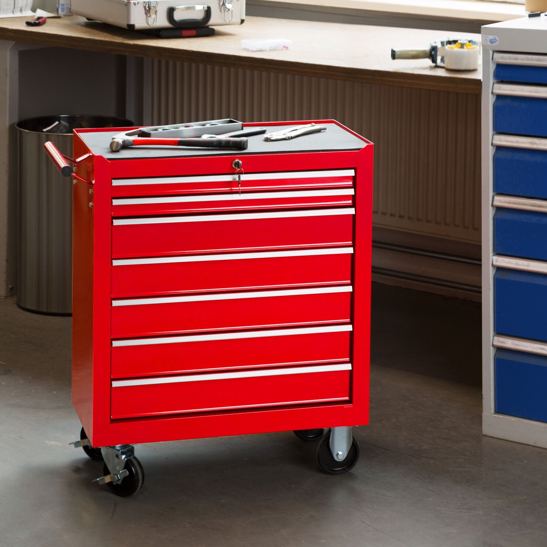 tectake Werkzeugwagen Werkstattwagen, Belastbarkeit 150 kg, zentrale, rot, (Werkzeugkoffer leer, in rot), 7 kugelgelagerte Schubladen mit Antirutschmatten, Rollen Ø 100 mm