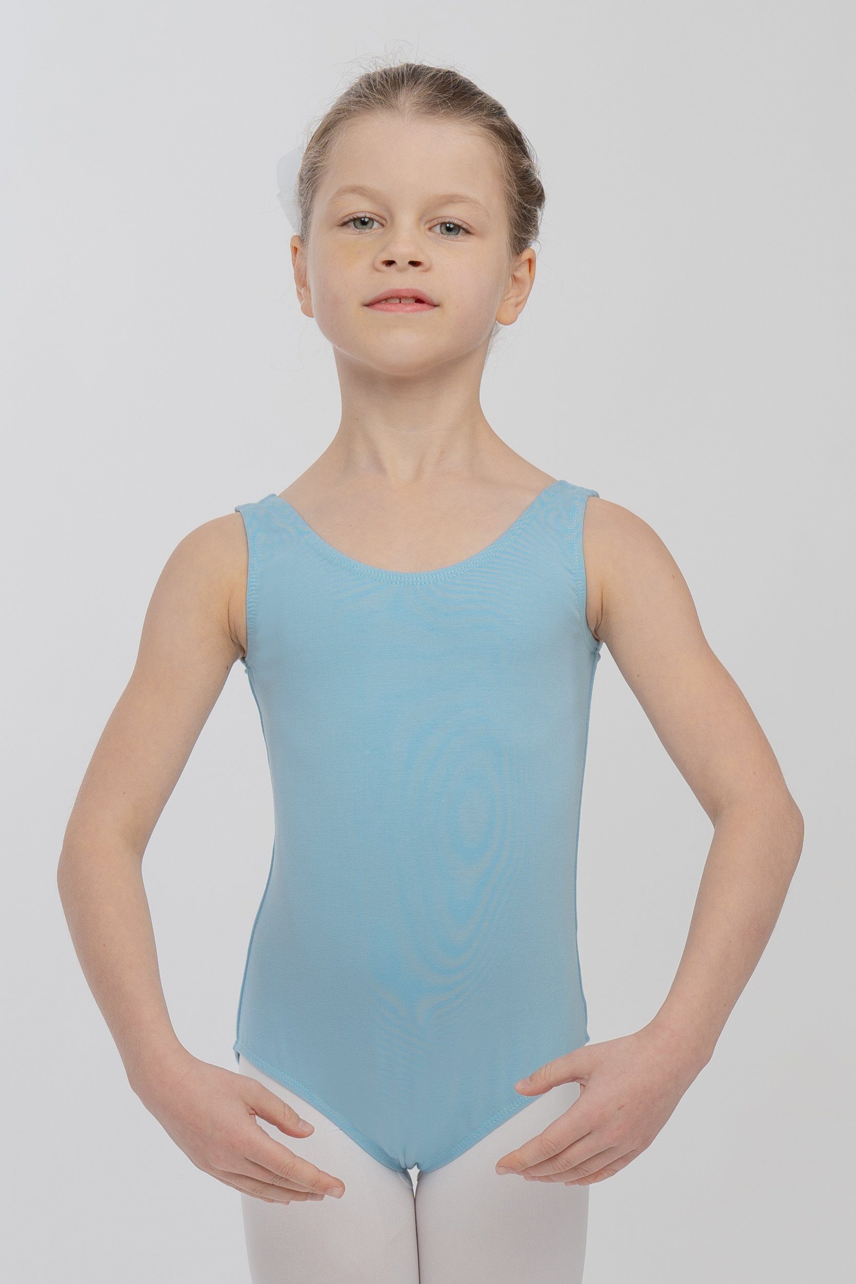 tanzmuster Body Ballettbody Lissy aus weicher Baumwolle ärmelloses Trikot fürs Kinder Ballett hellblau