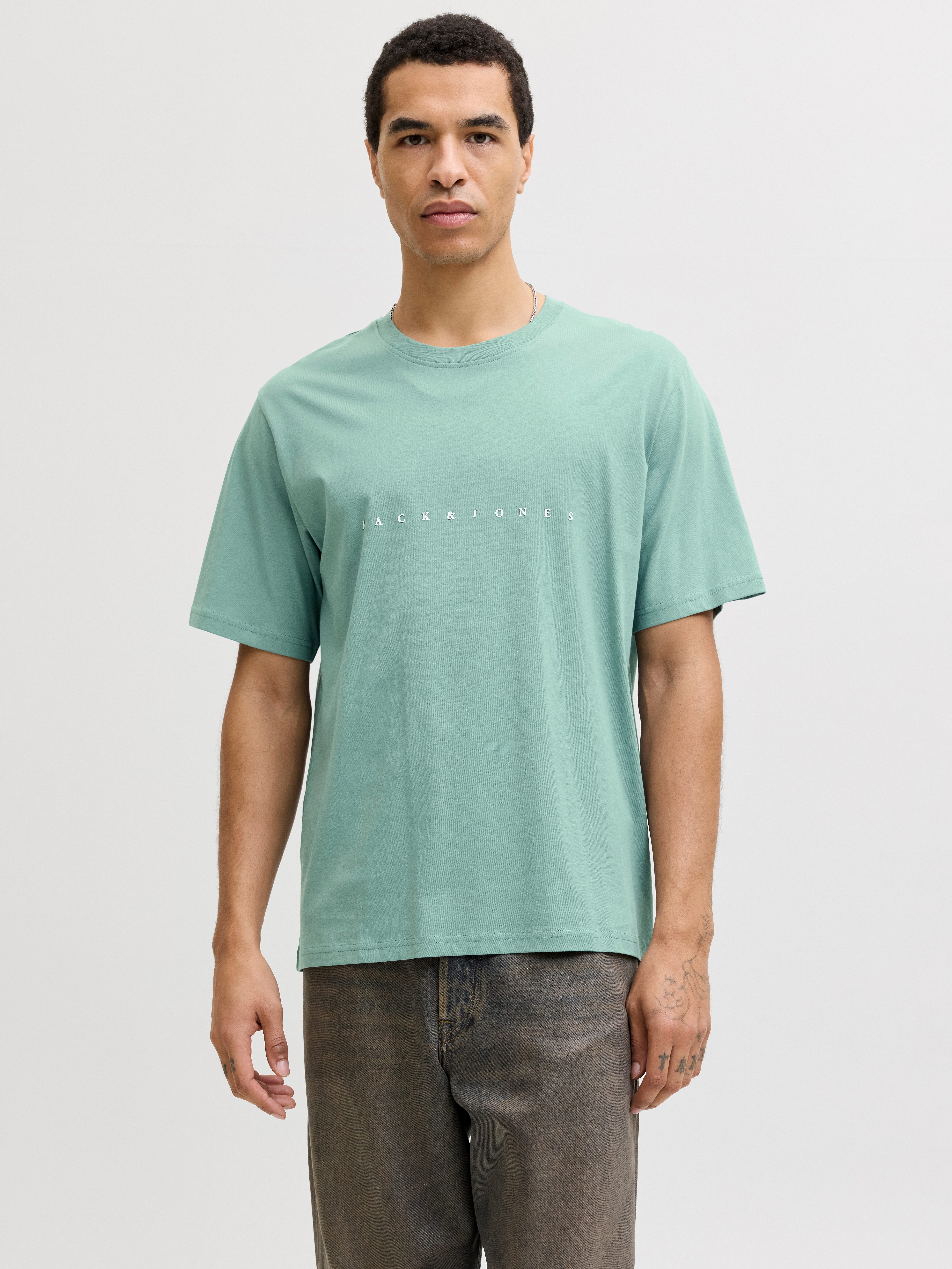 Rundhalsshirt JJESTAR mit Pigmentprint und Baumwollgefühl