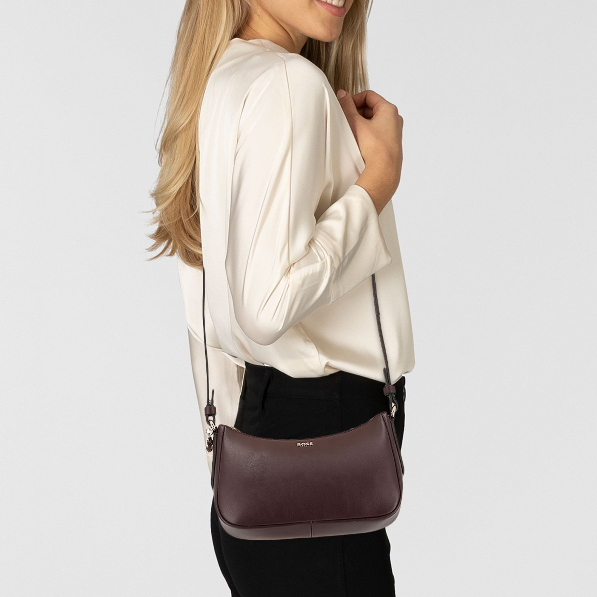 BOSS Schultertasche Numah, Lederfaserstoff