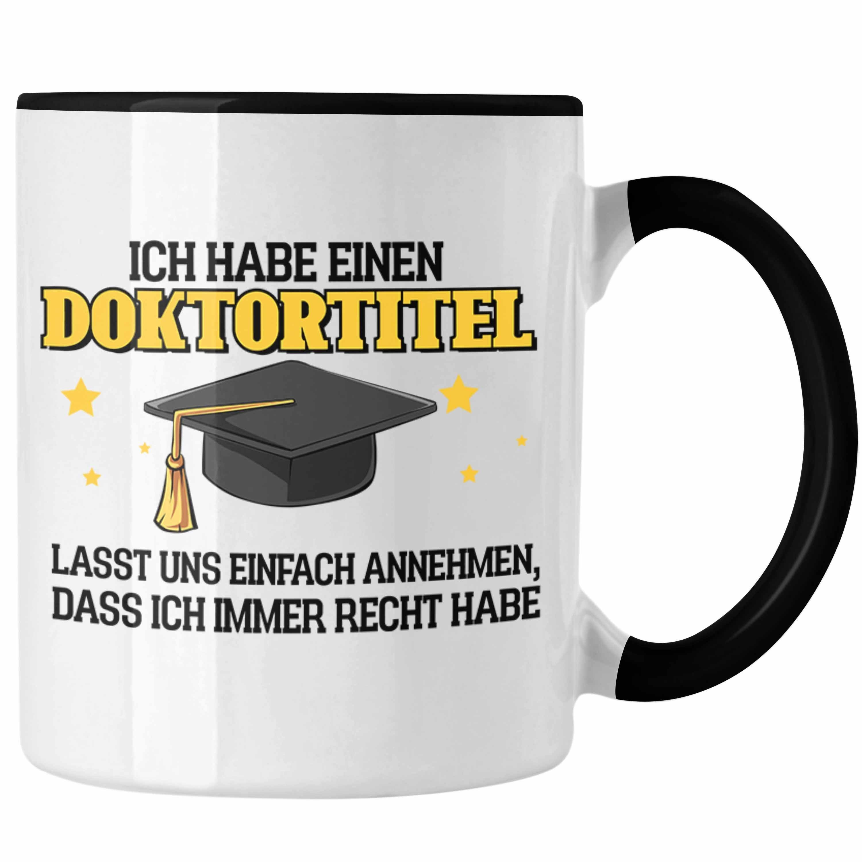 Trendation Tasse Lustige Tasse Doktortitel Bestanden- Geschenk Bestandene Prüfung Schwarz