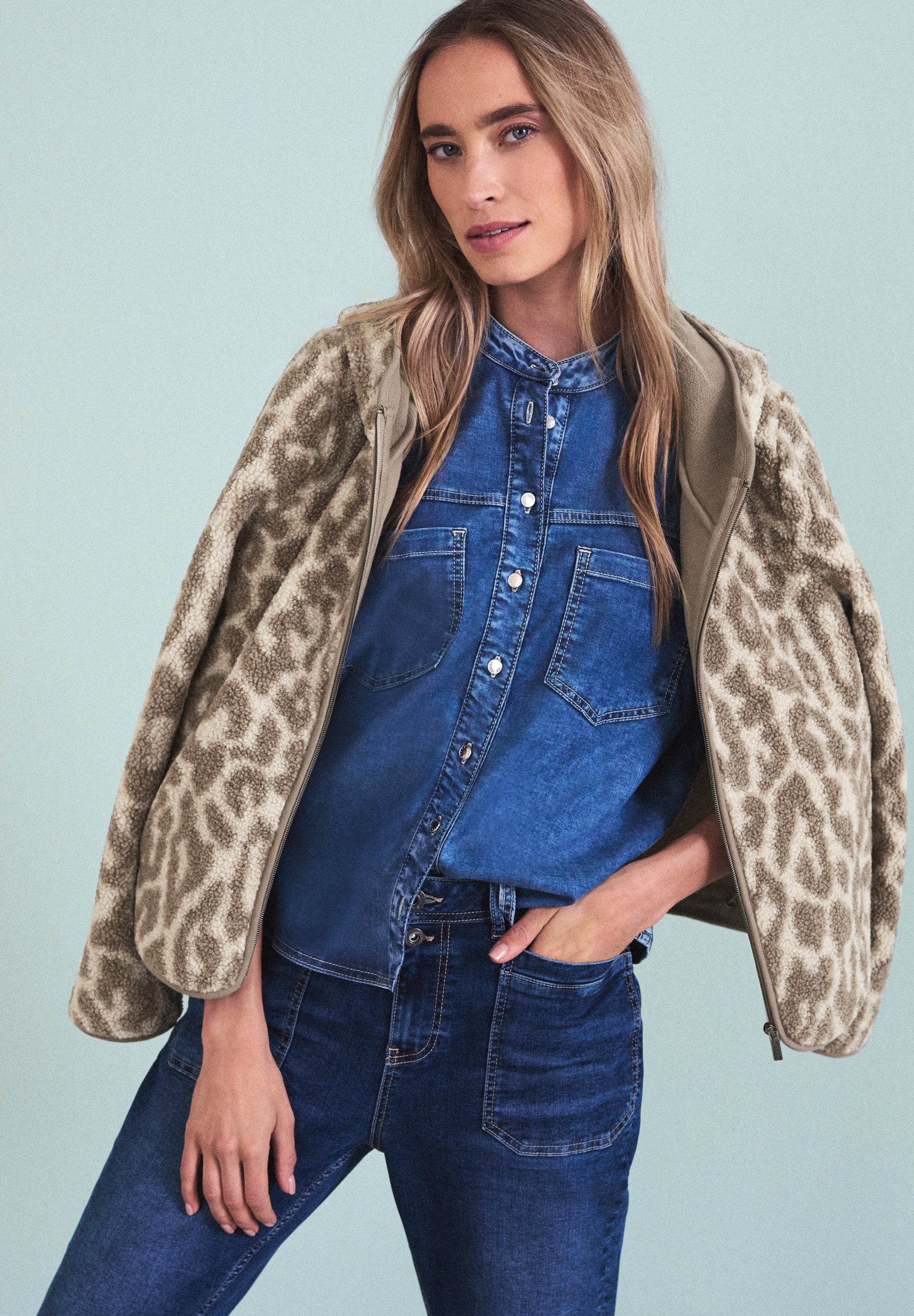 STREET ONE Kapuzenfleecejacke mit Kapuze und Leo-Allover-Print