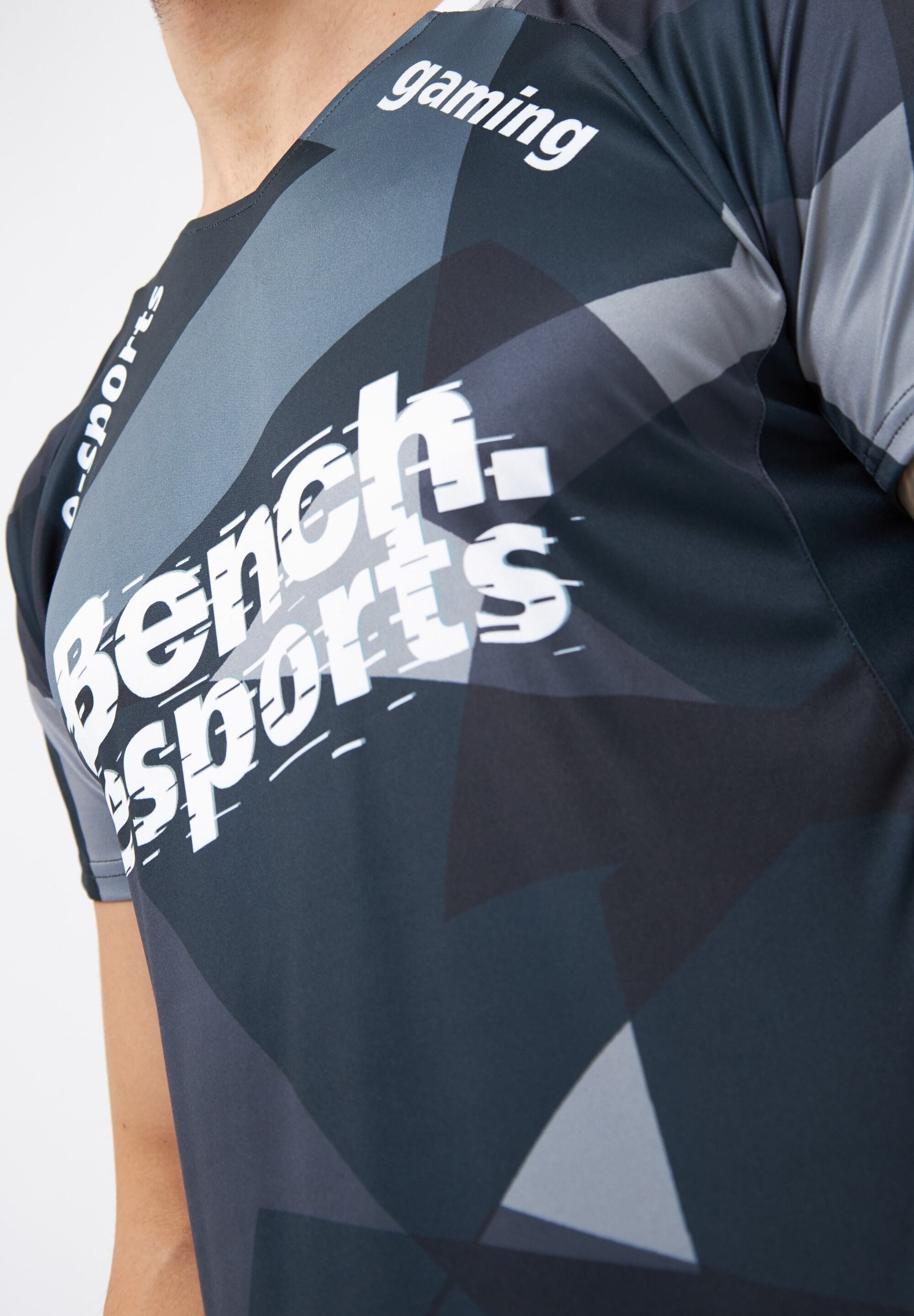 Bench. T-Shirt Bench Shirt LOOT