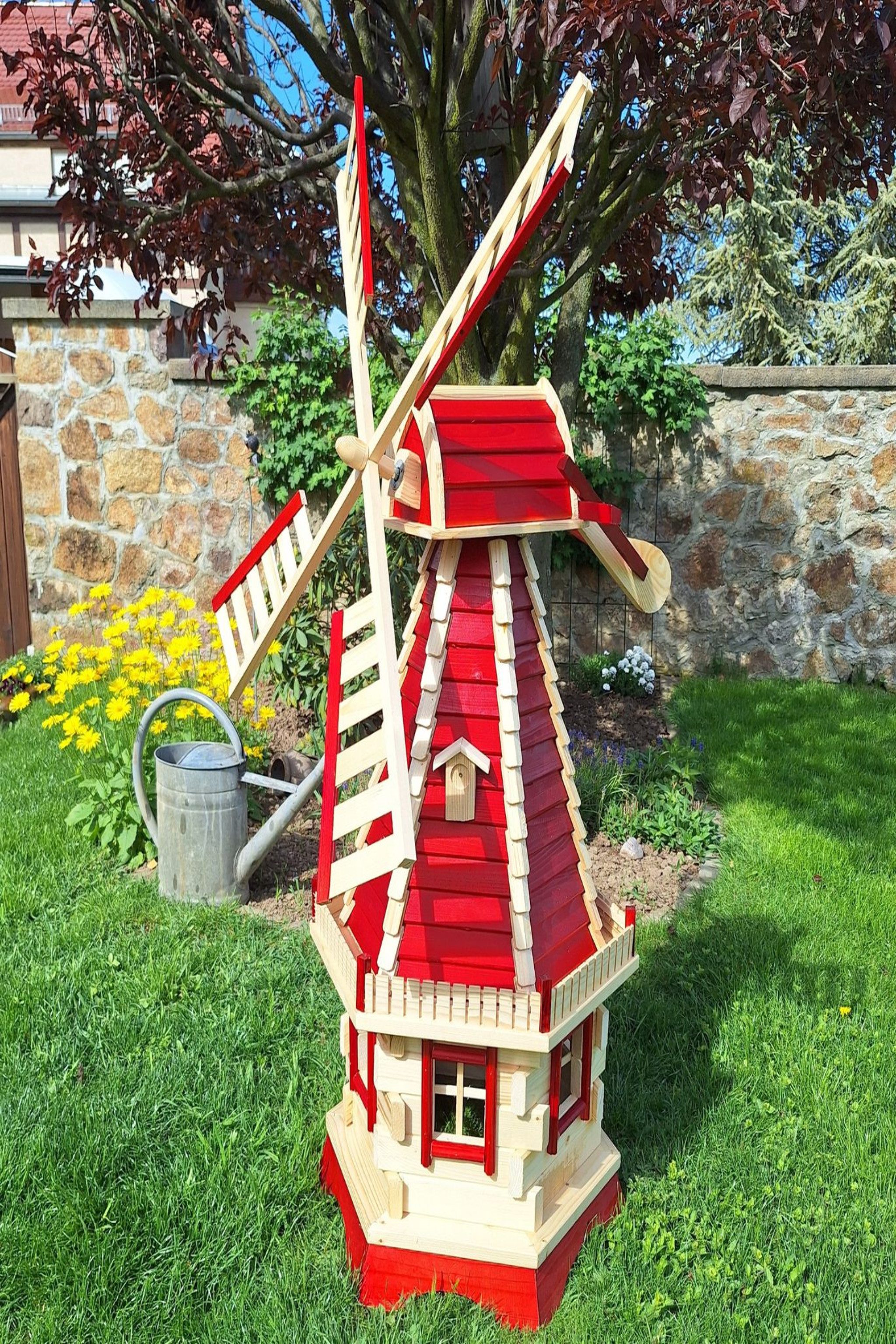 Holzdekoladen Deko-Windrad 6-eckige Gartenwindmühle aus Holz 145 cm – mit weißer Solarbeleuchtung