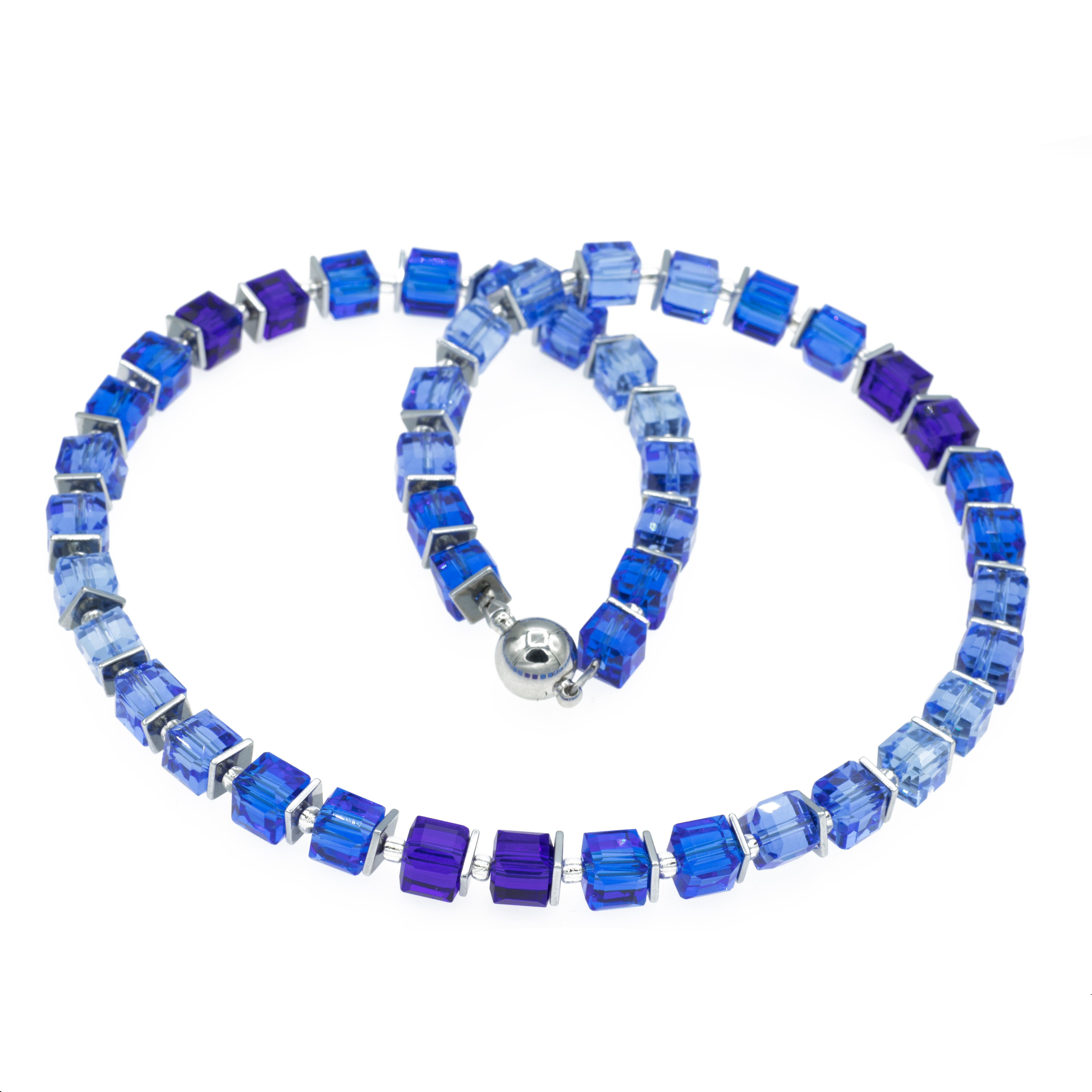 Bella Carina Perlenkette Glaswürfel Perlenkette blau mit Hämatit Scheiben
