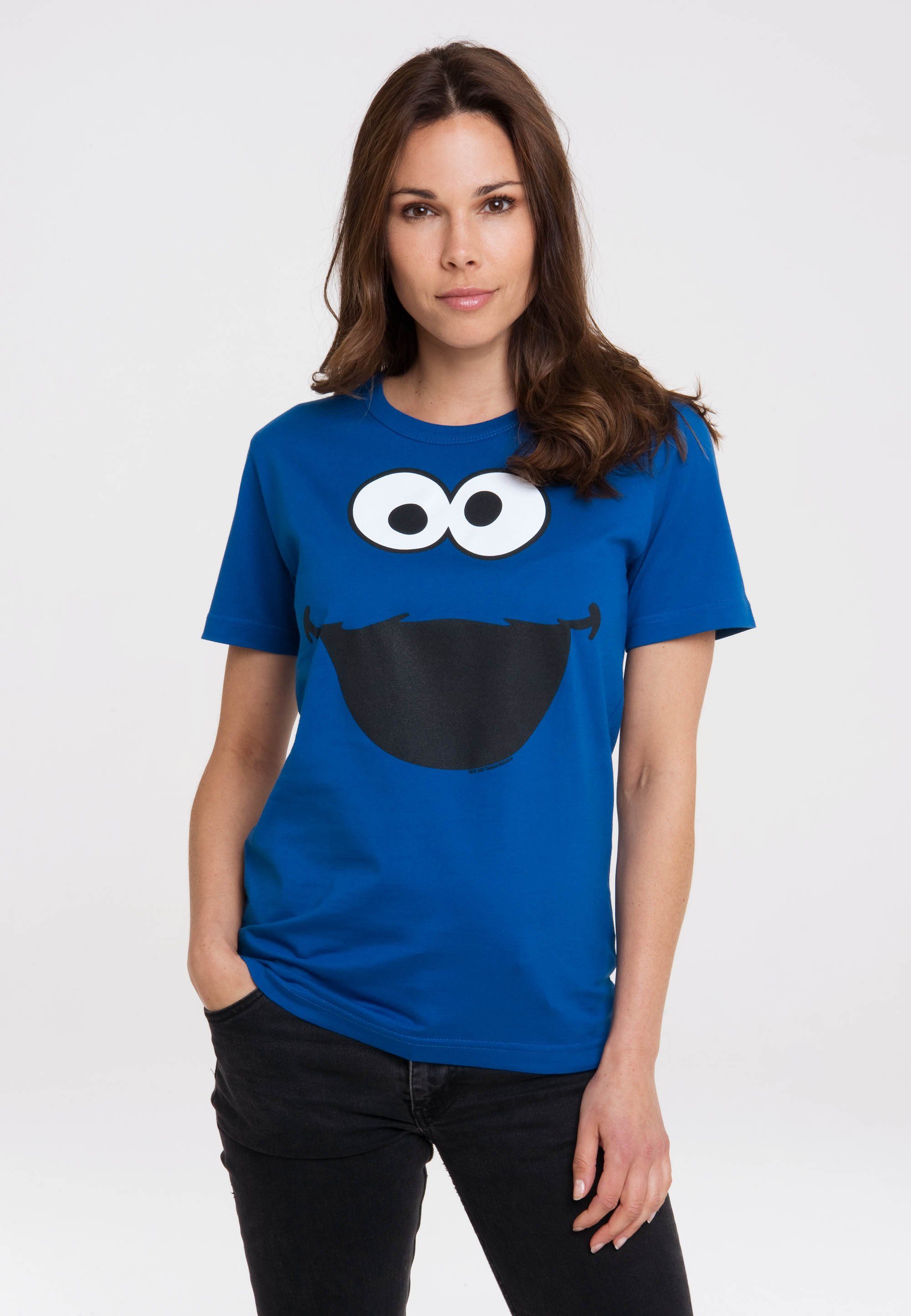 LOGOSHIRT mit Gesicht Aus reiner Print, mit - Design lizenziertem T-Shirt Baumwolle Sesamstraße gefertigt authentischem Krümelmonster