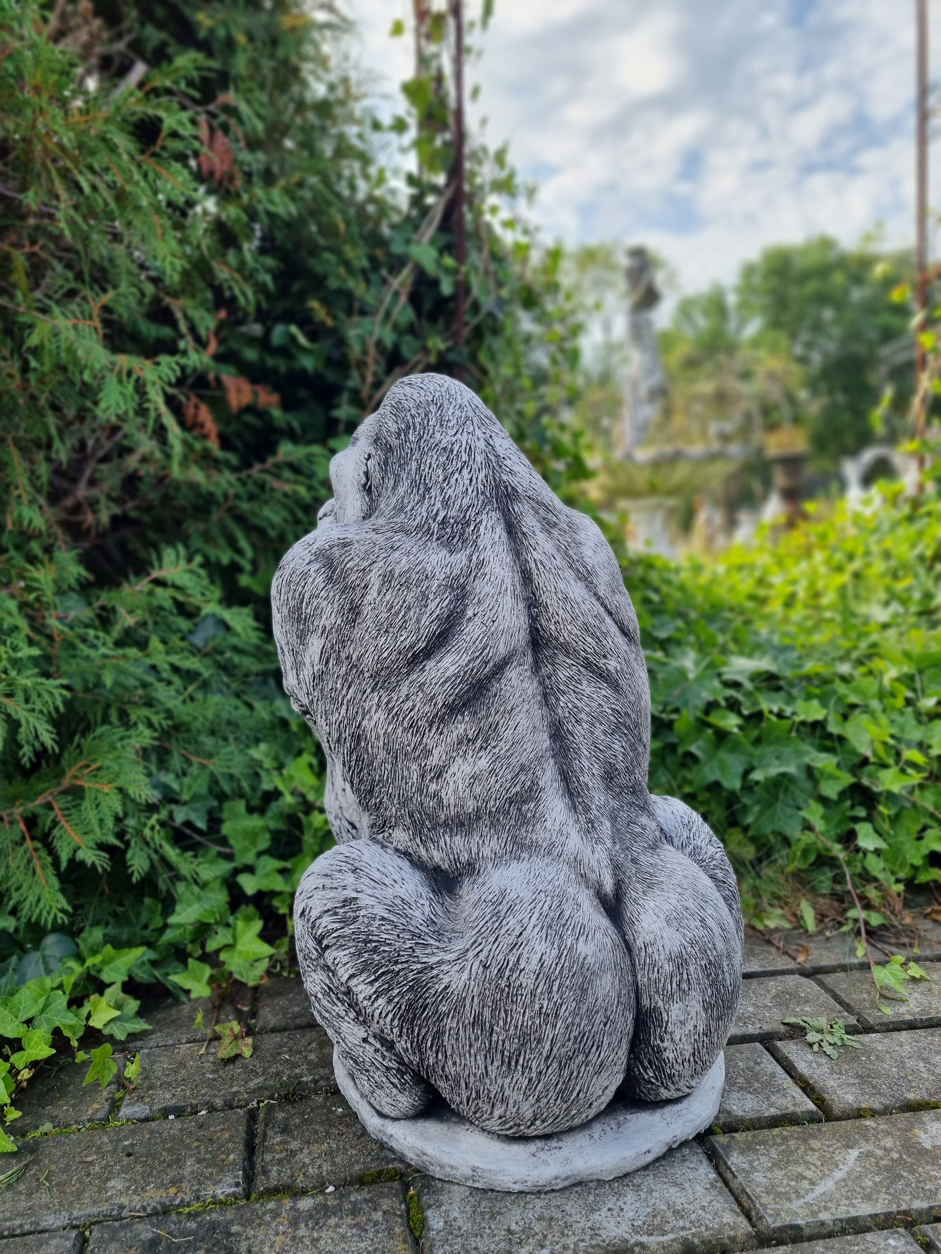gartendekoparadies.de Gartenfigur Affe Gorilla Statue, Steinfigur, H. 55 cm, 62 kg, Frostsicher