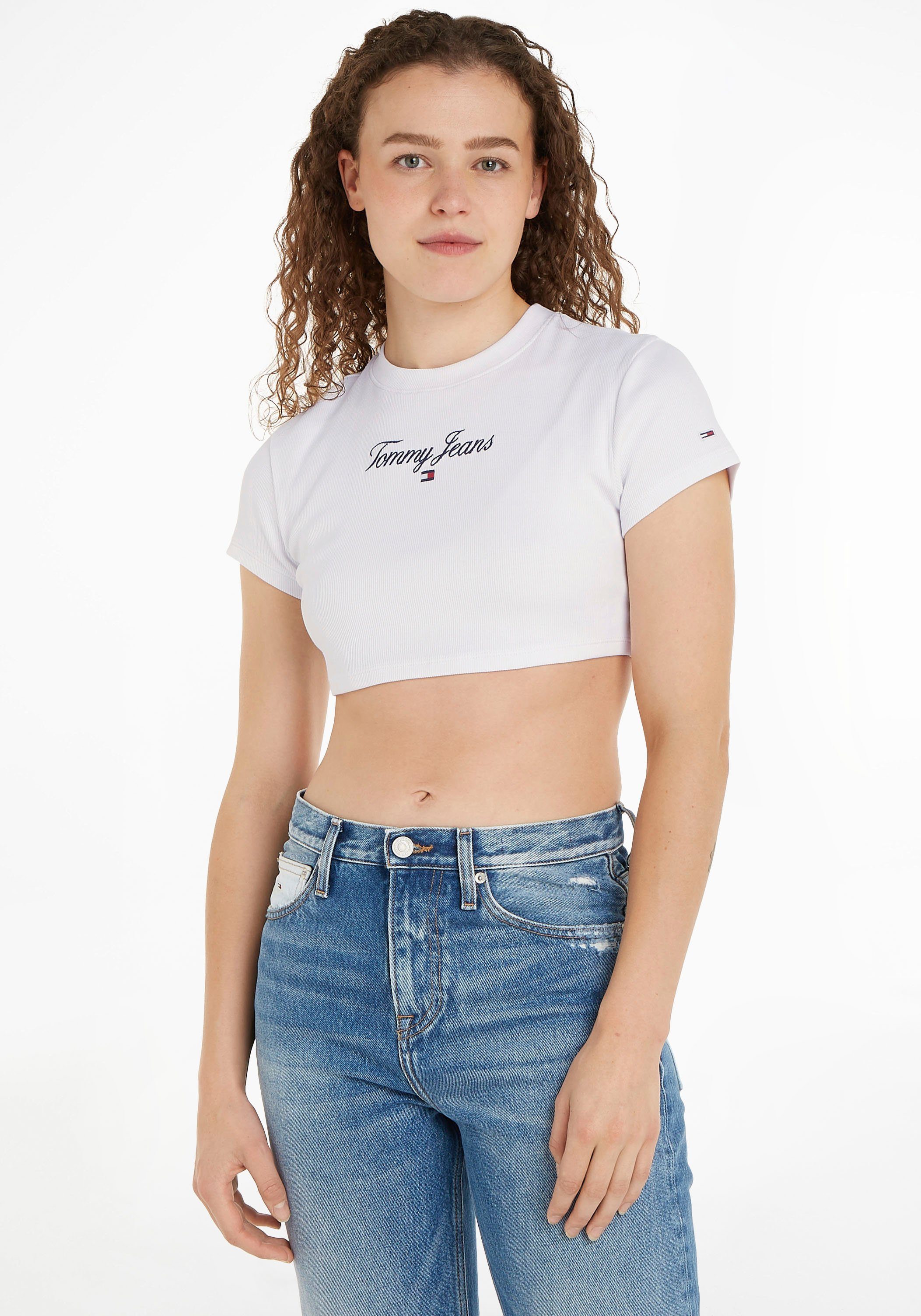 Tommy Jeans T-Shirt und Tommy EMBRO SS TJW CRP 1 ESS ULTR mit dezenten Stickereien Patches Jeans