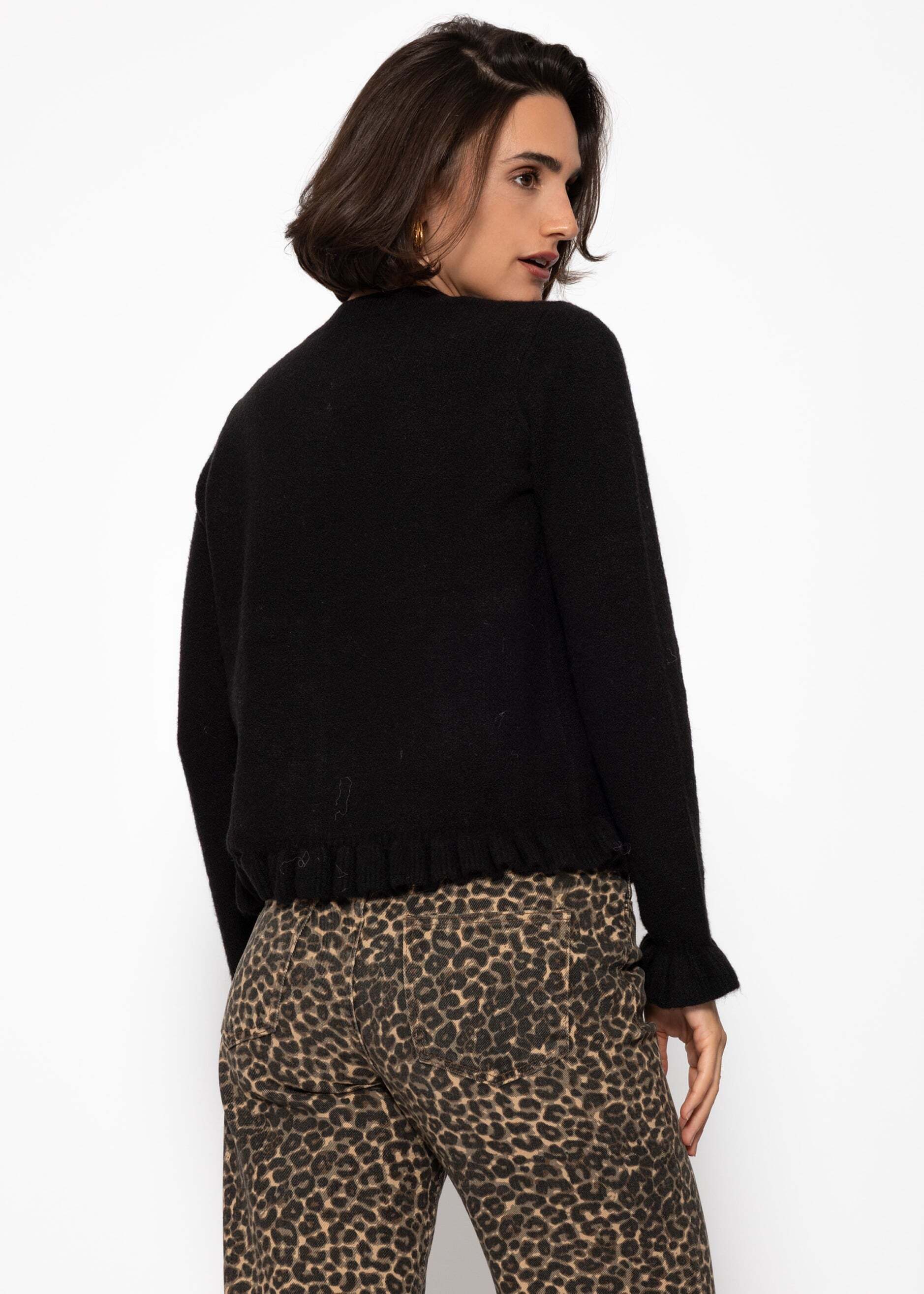 SASSYCLASSY Cardigan Elegante Strickjacke Damen mit Rüschendetails Femininer Cardigan mit Wollanteil Beige Hellgrün Schwarz Braun