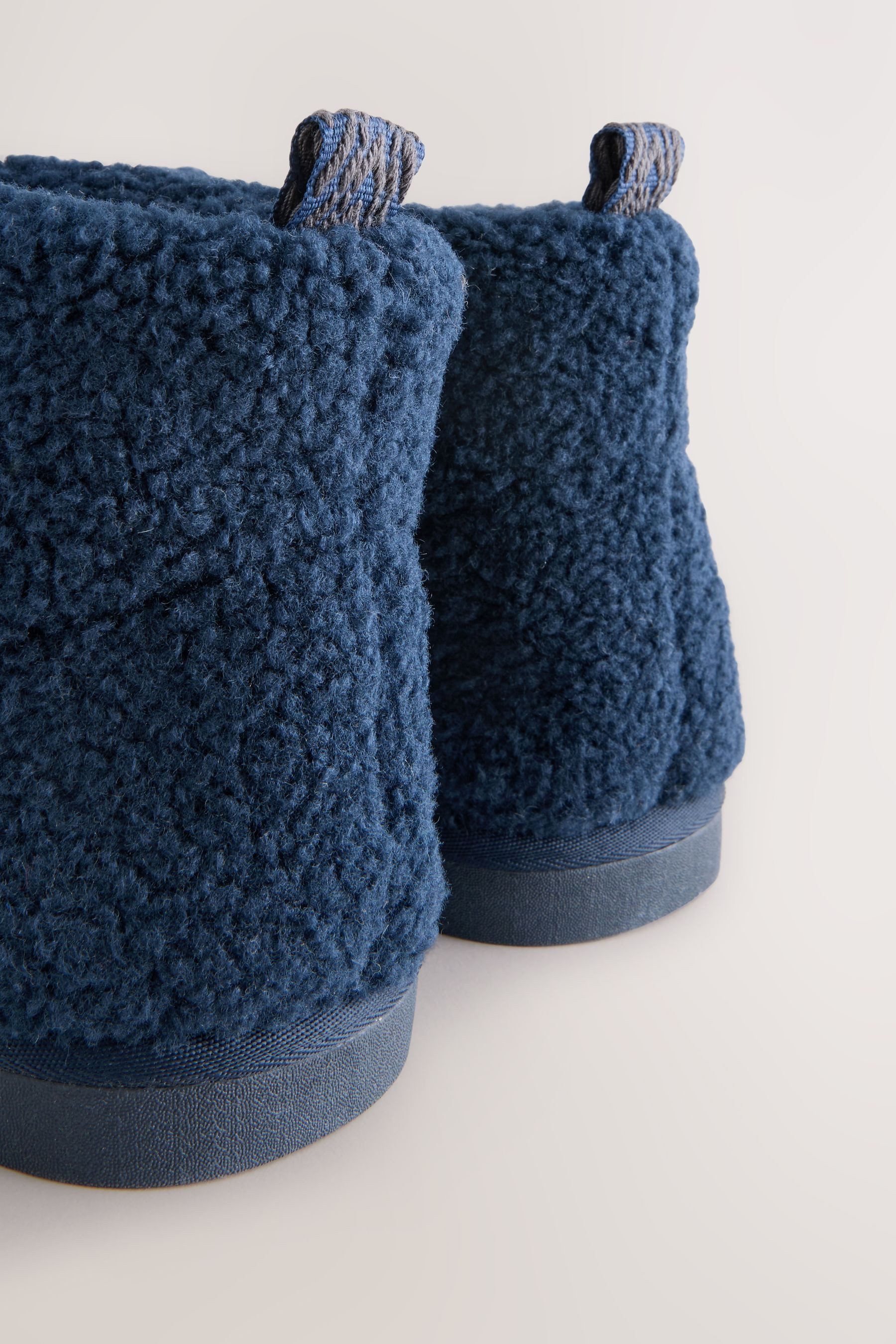 Next Hausstiefel mit Teddyfell Hausschuh (1-tlg)