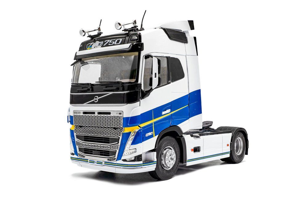 Solido Modellauto Volvo FH16 Globetrotter XL Zugmaschine 2019 weiß, Maßstab 1:24