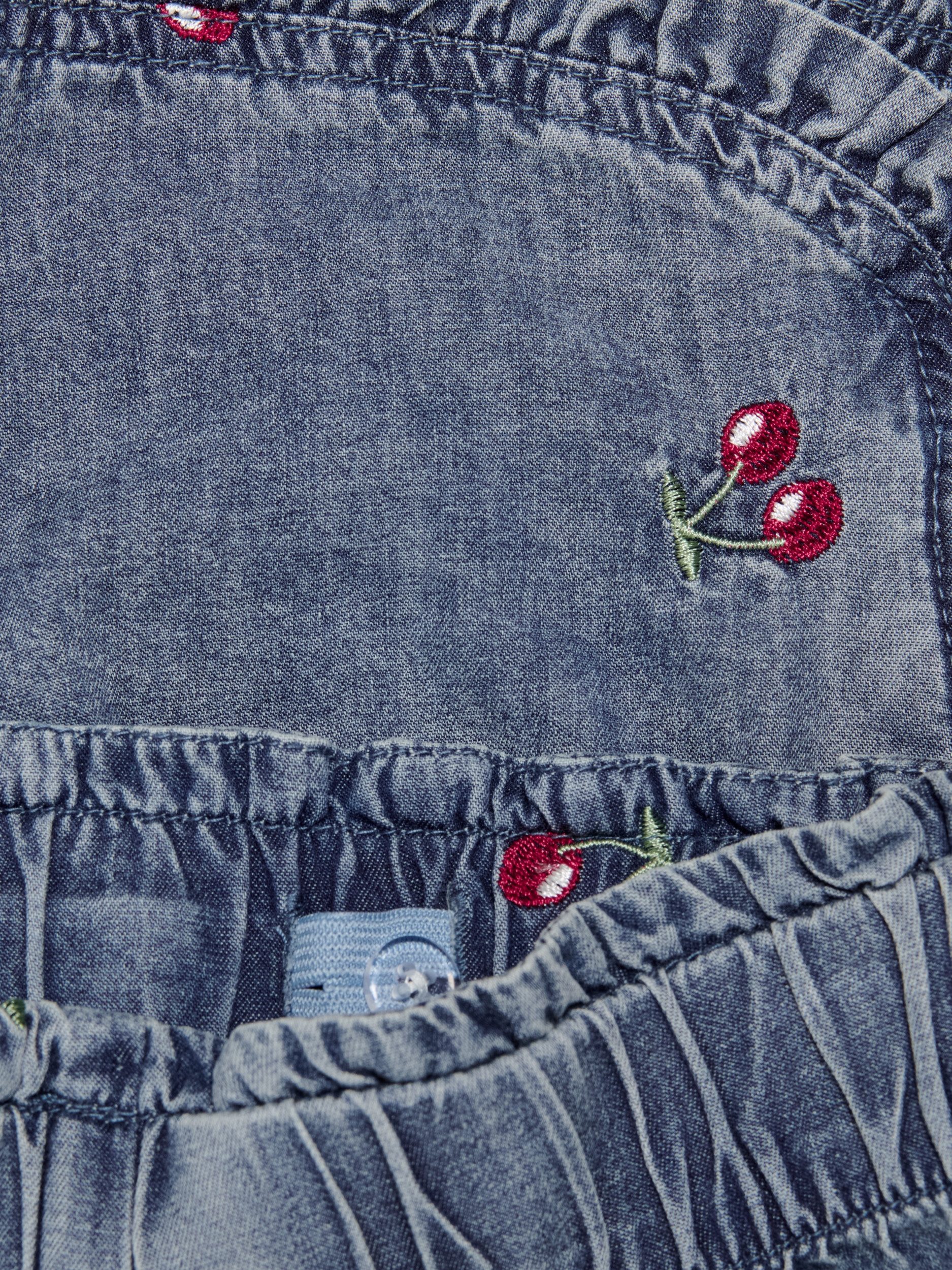 ONLY Shorts KMGDANDY CHERRY FRILL DNM SHORTS