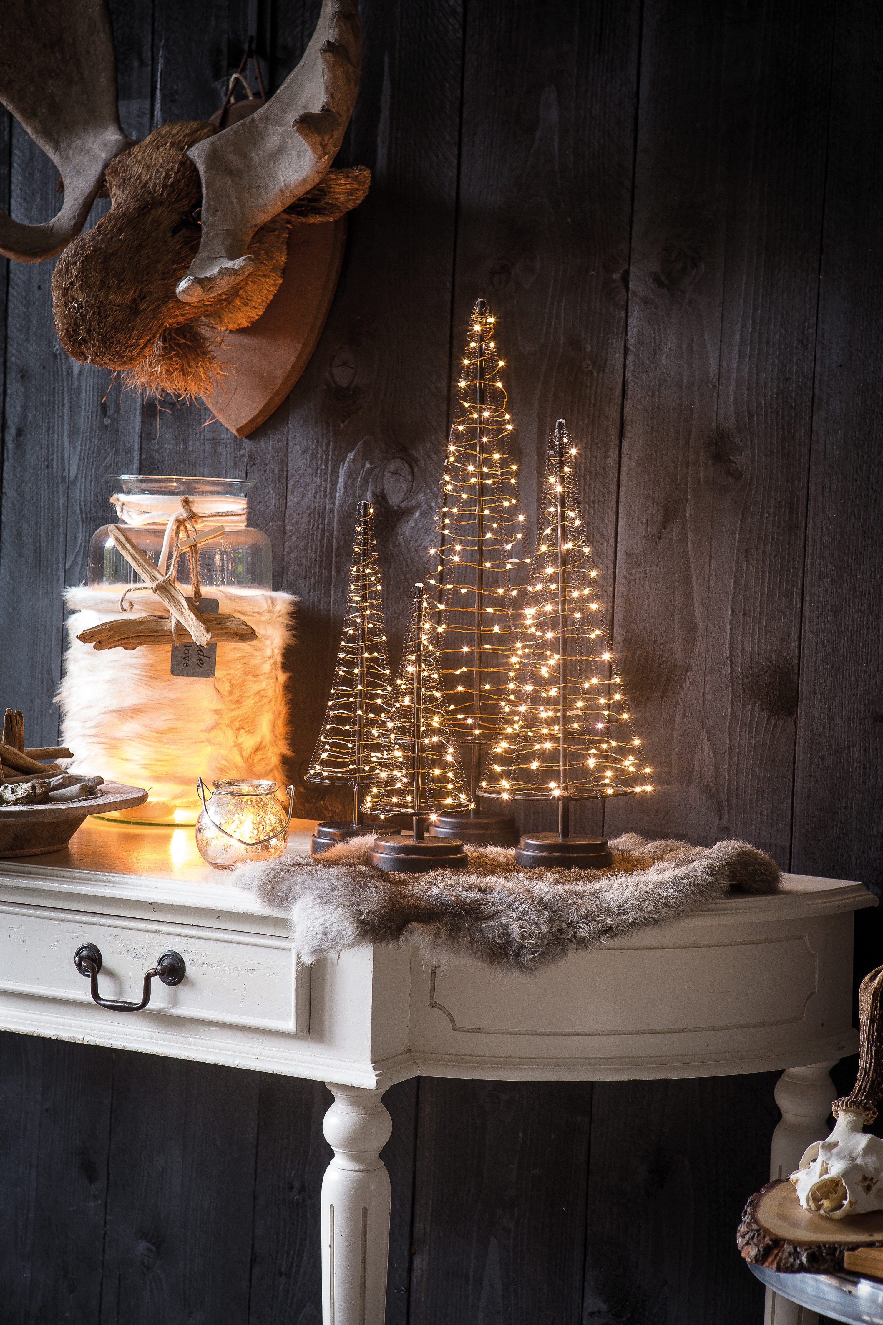 Christmas United Künstlicher Weihnachtsbaum Einzigartiger LED Weihnachtsbaum verschiedene Größen, Künstlicher Drahtbaum