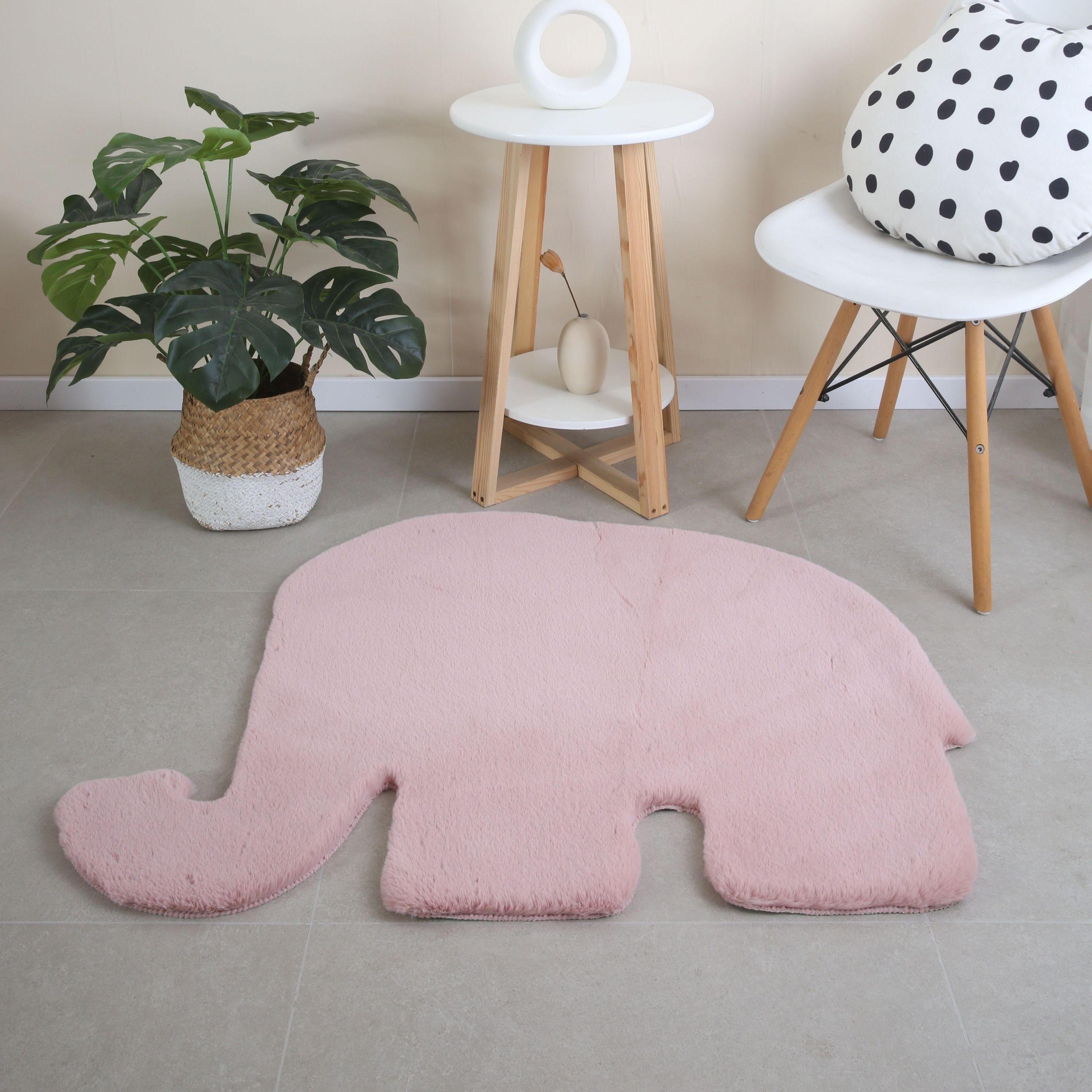 Teppich Elefant Form, HomebyHome, Läufer, Höhe: 25 mm, Teppich Plüsch Einfarbig Elefantenform Kunstfell Kinderzimmer Rosa