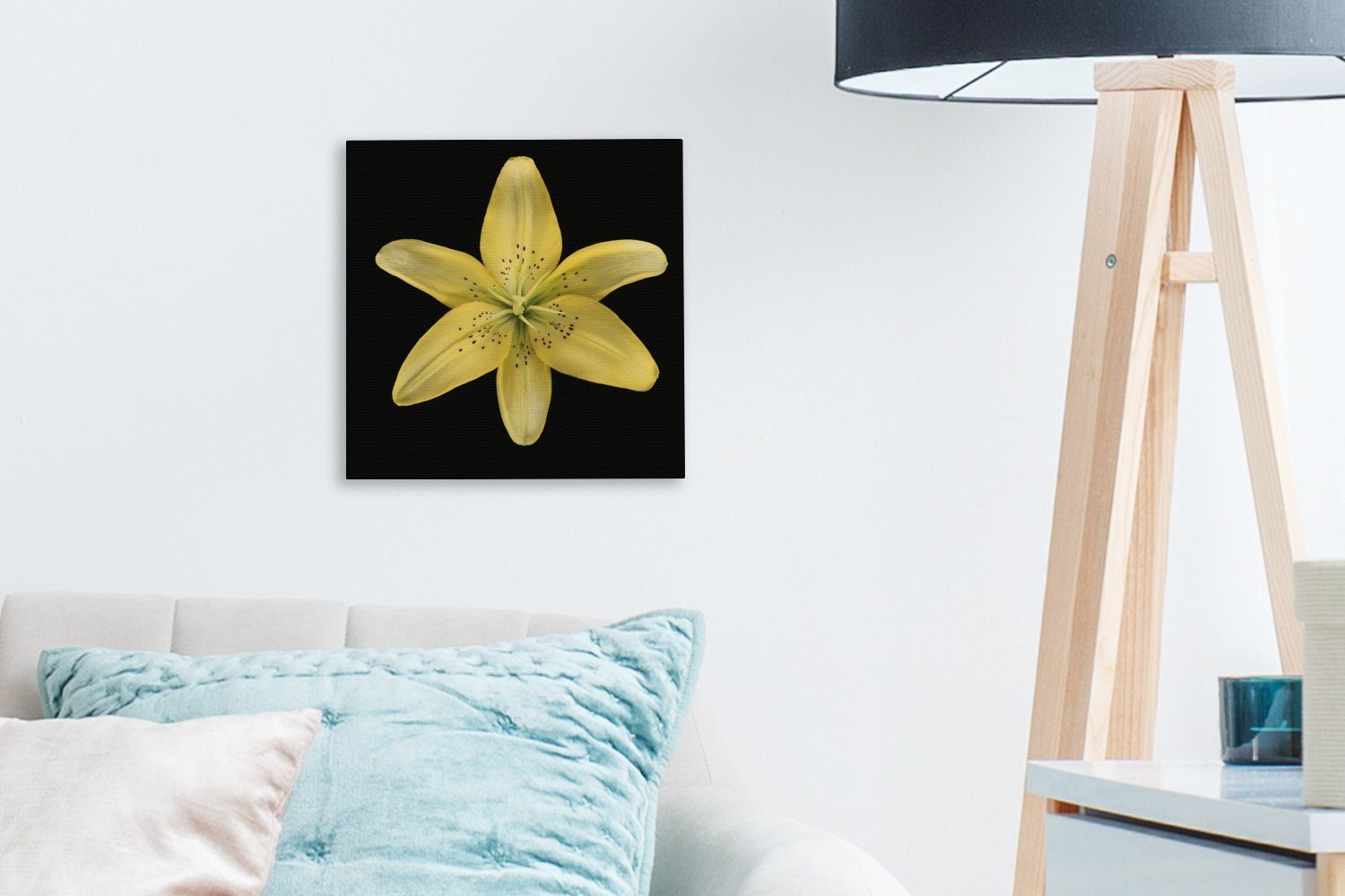 Schlafzimmer für Wohnzimmer St), Leinwandbild Eine Bilder gelbe OneMillionCanvasses® Lilienblüte Hintergrund, Leinwand (1 auf schwarzem