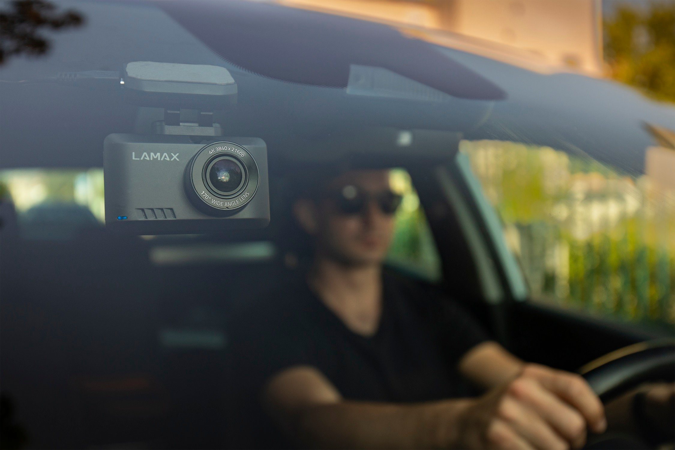 LAMAX T10 Dashcam (mit zuverlässigen Aufnahmen in 4K)