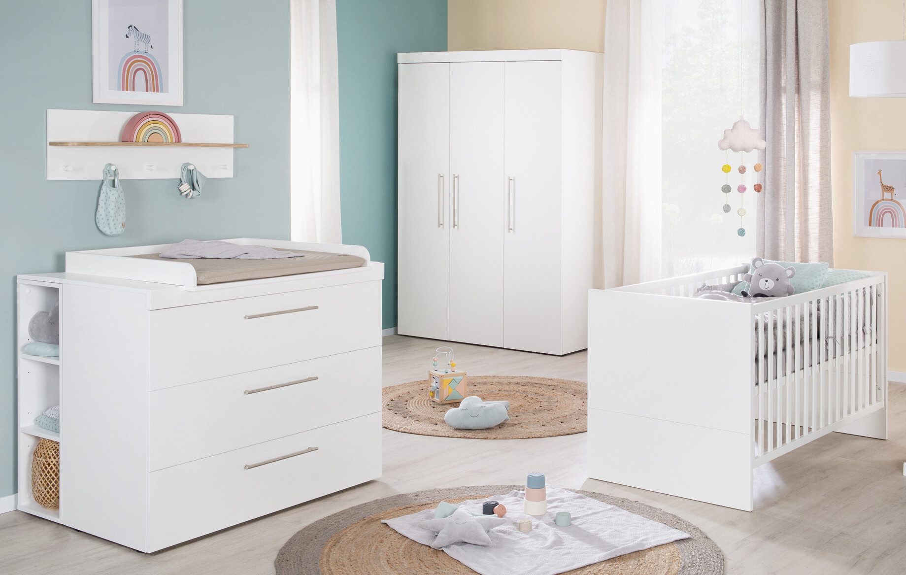 roba® Babyzimmer-Komplettset Kimi 3-teilig - Kinderzimmer in Weiß aus Holz gefertigt, (3er Set, Babybett 70 x 140 cm, Wickelkommode & Kleiderschrank), Klassische und zeitlose Optik - Made in Europe