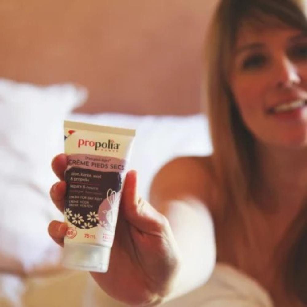propolia Fußcreme für Dry Feet mit Propolis - Intensive natürliche Fußpflege, 1-tlg., Natürliche Fußcreme für trockene Füße - Repair Foot Cream mit Lavendel