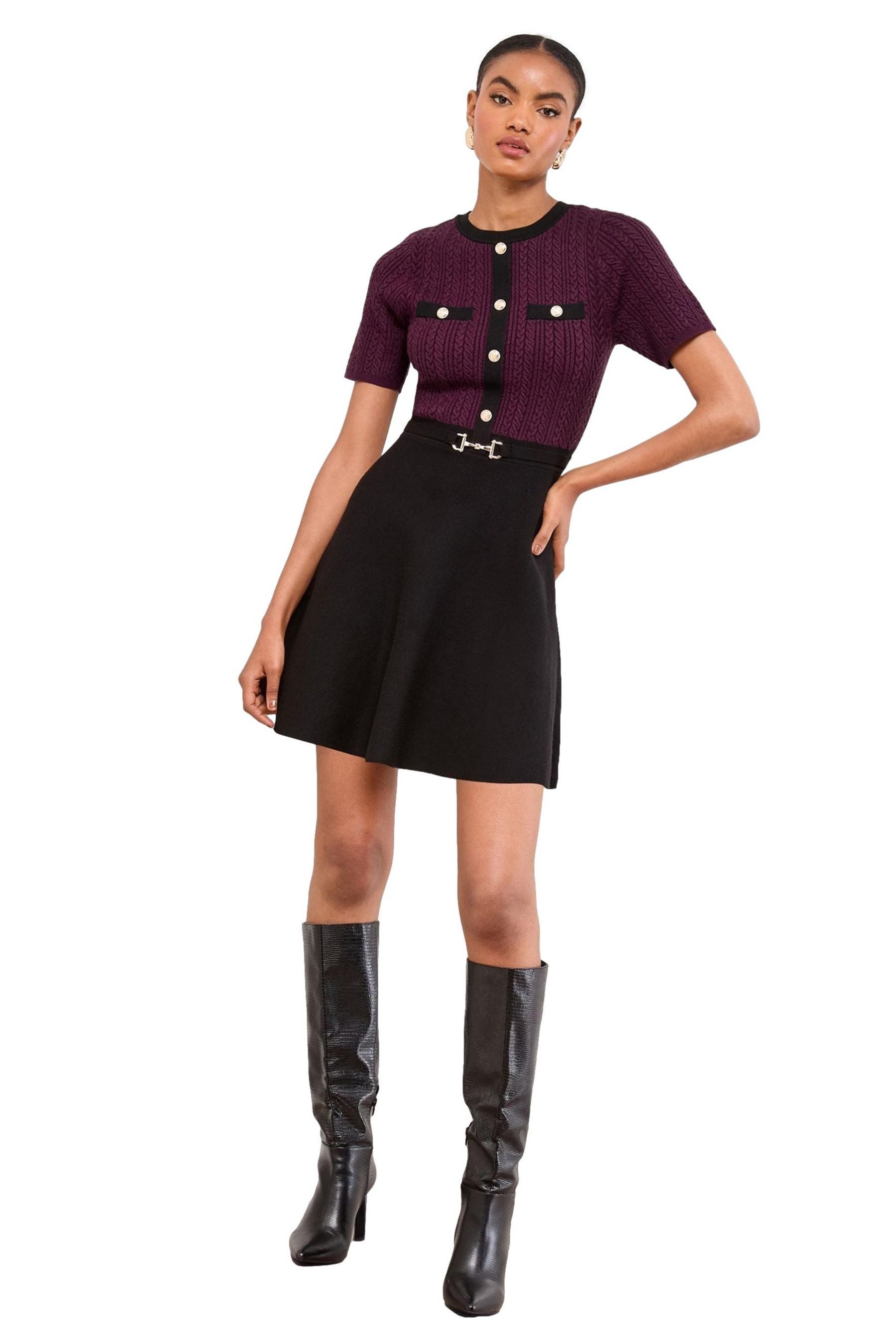 LIPSY Strickkleid Lipsy Mini-Strickkleid mit Gürtel und Zopfmuster (1-tlg)