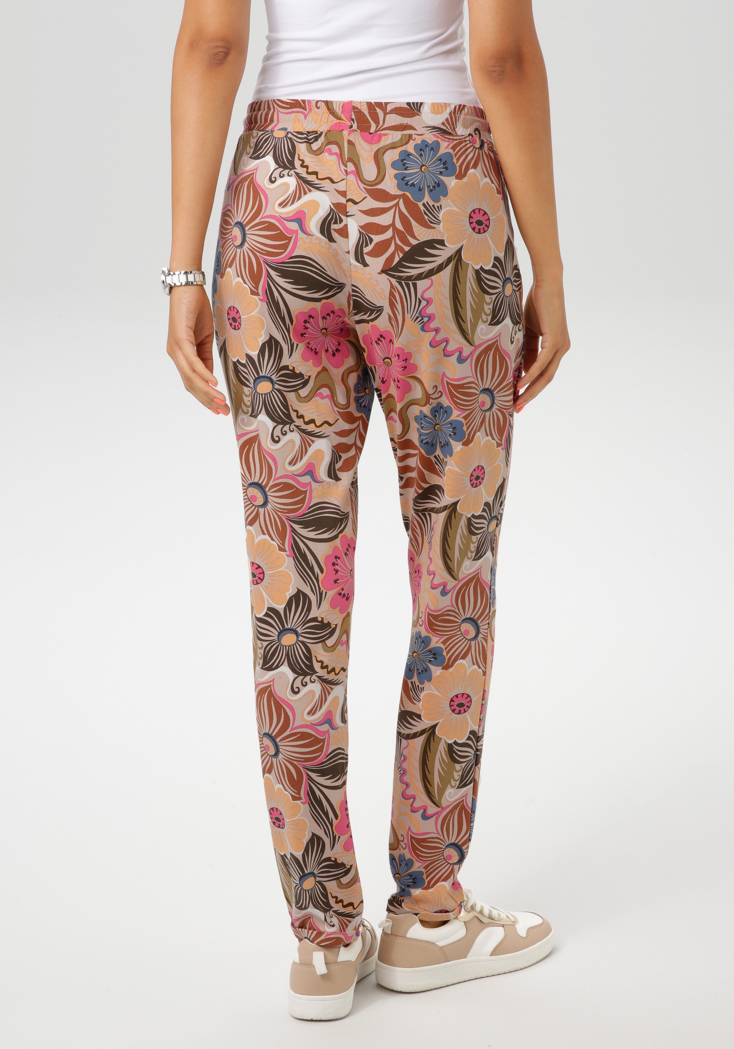 Aniston CASUAL Schlupfhose mit großflächigen Blüten günstig online kaufen