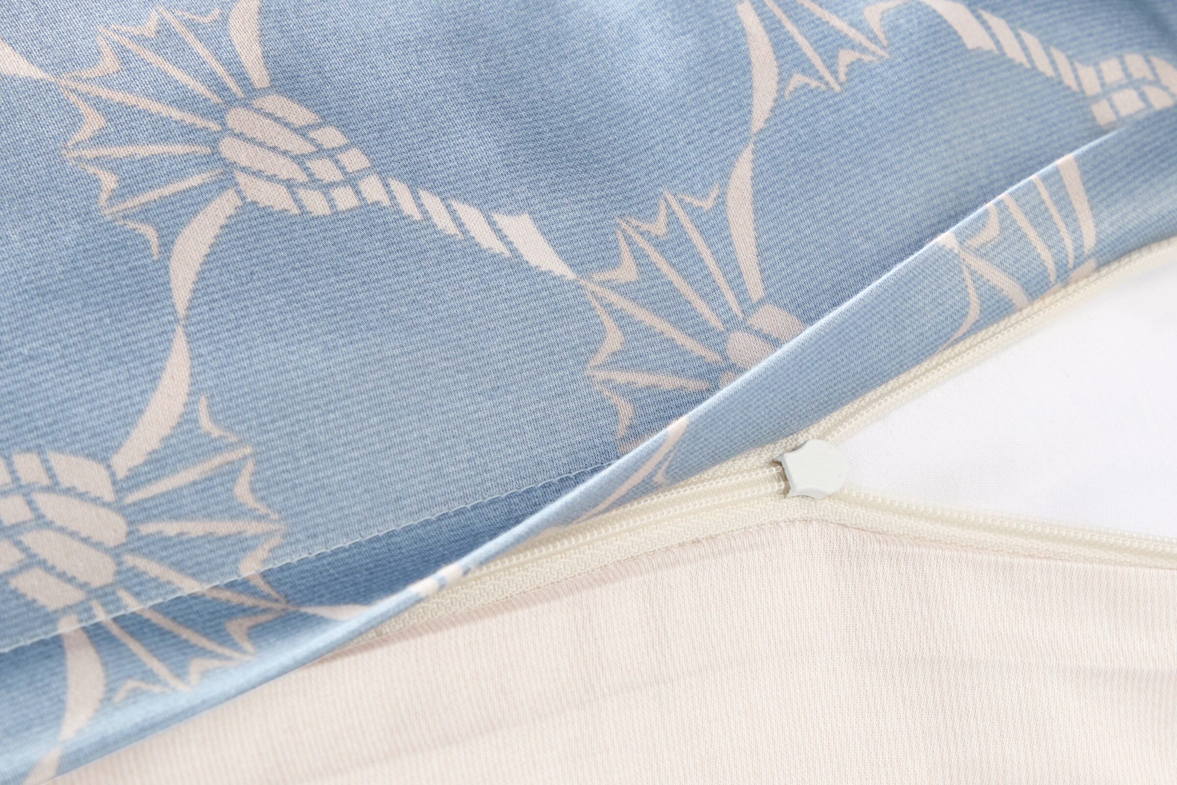 JOOP! Bettwäsche JOOP! LIVING - CORNFLOWER DOUBLE Kissenbezug, Textil, 1 teilig