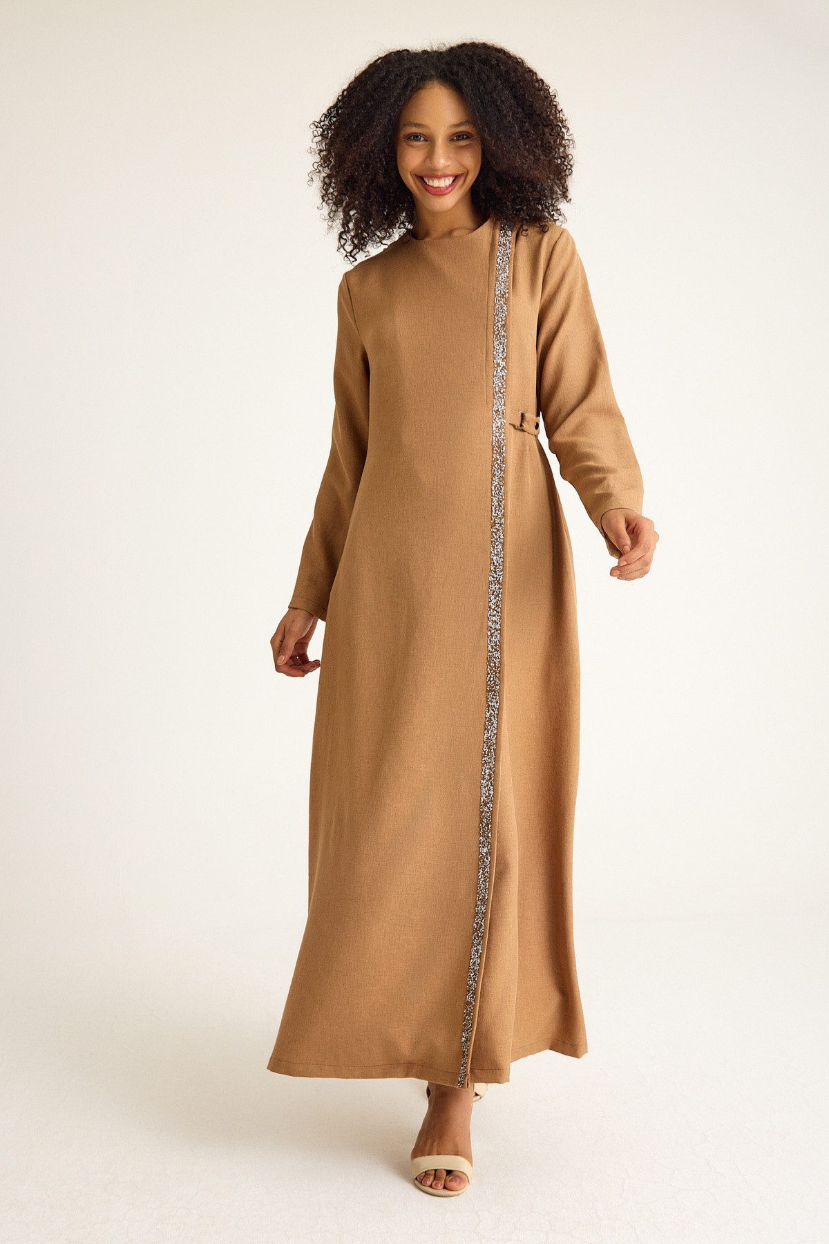fashionshowcase Tunikakleid Damen Abaya Maxikleid 140cm mit Schmuckborte Modest elegant