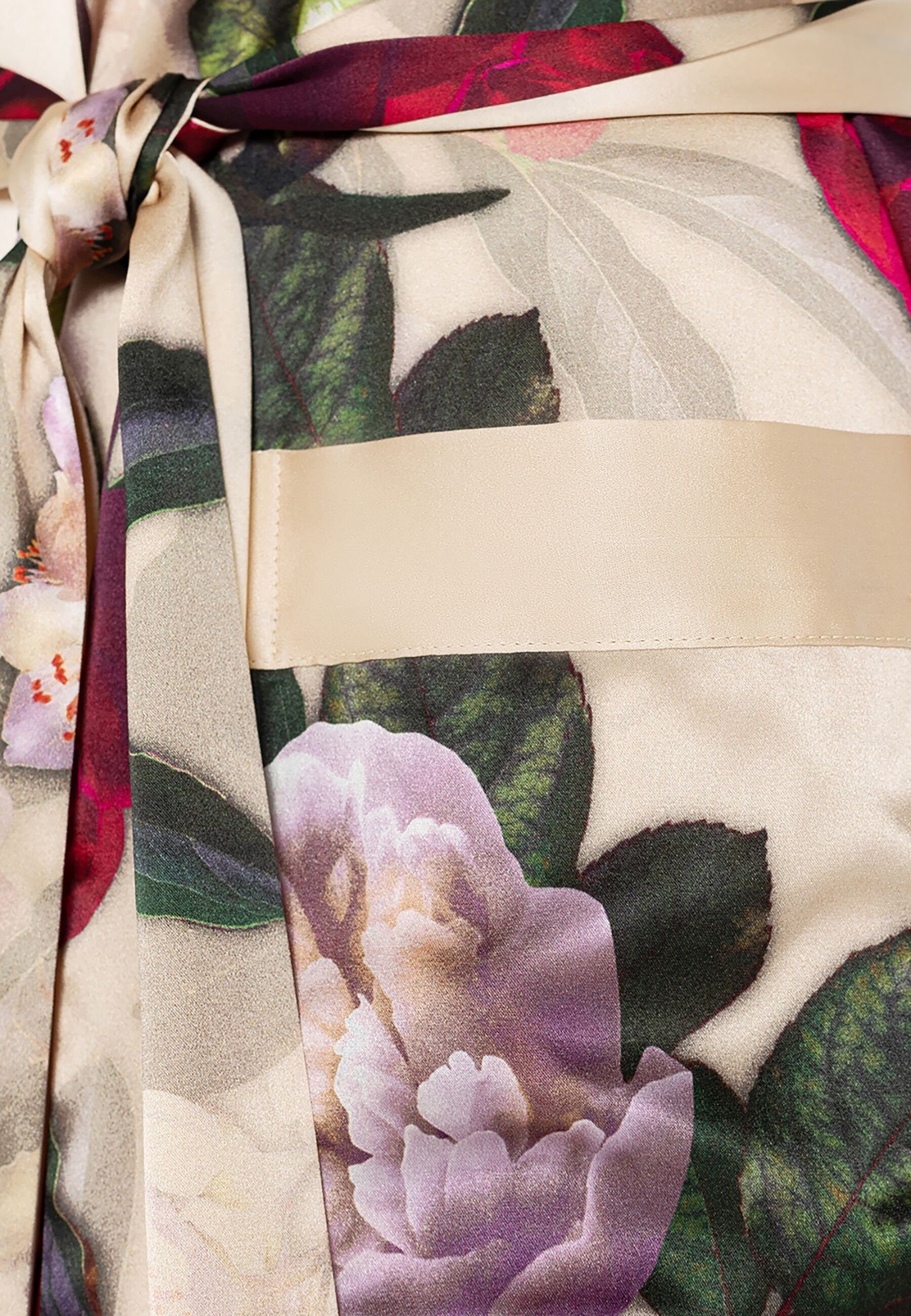 Marc&André Kimono PETAL BEAUTY, mit Seide, Schnürverschluss, Blütendruck