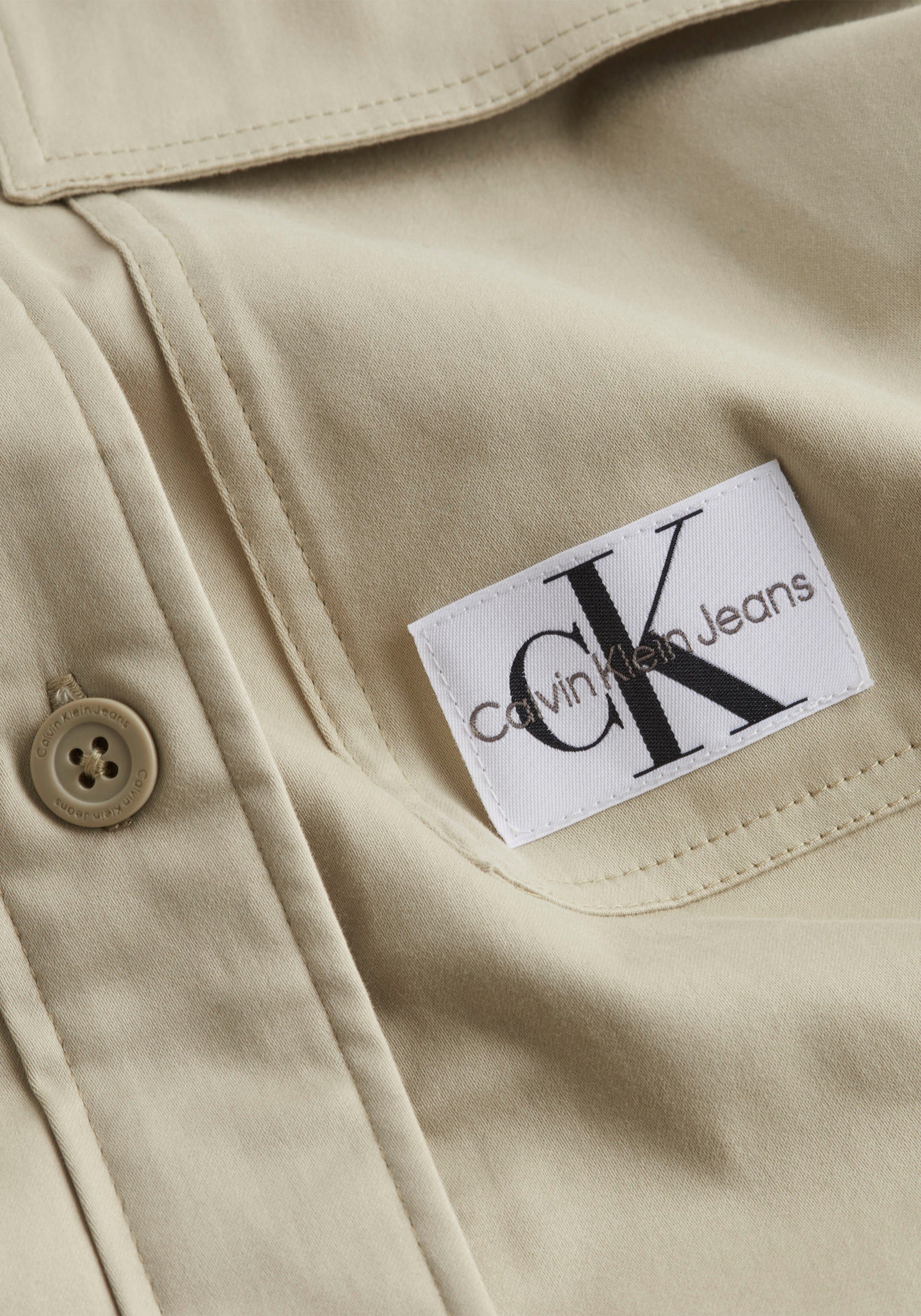 Jeans LINED auf BADGE OVERSHIRT Hemdjacke mit Wheat Logo-Badge Brust Calvin CK Fields Klein der