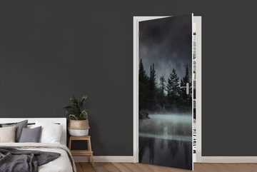 MuchoWow Türtapete Wald - Nebel - Schwarz - Weiß, Matt, bedruckt, (1 St), Fototapete für Tür, Türaufkleber, 75x205 cm