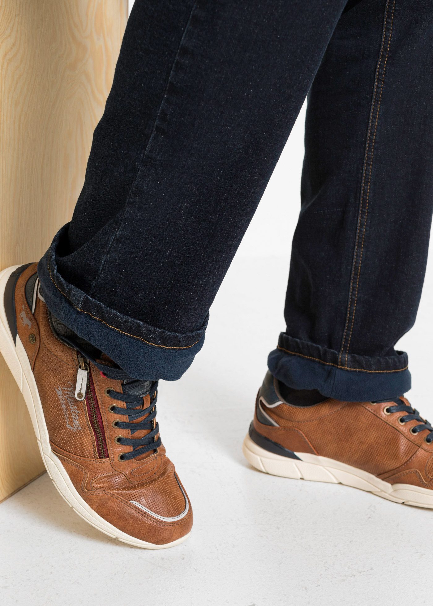 bonprix Gerade Jeans klassische Passform, mit Stretch-Anteil, mit wärmendem Fleecefutter