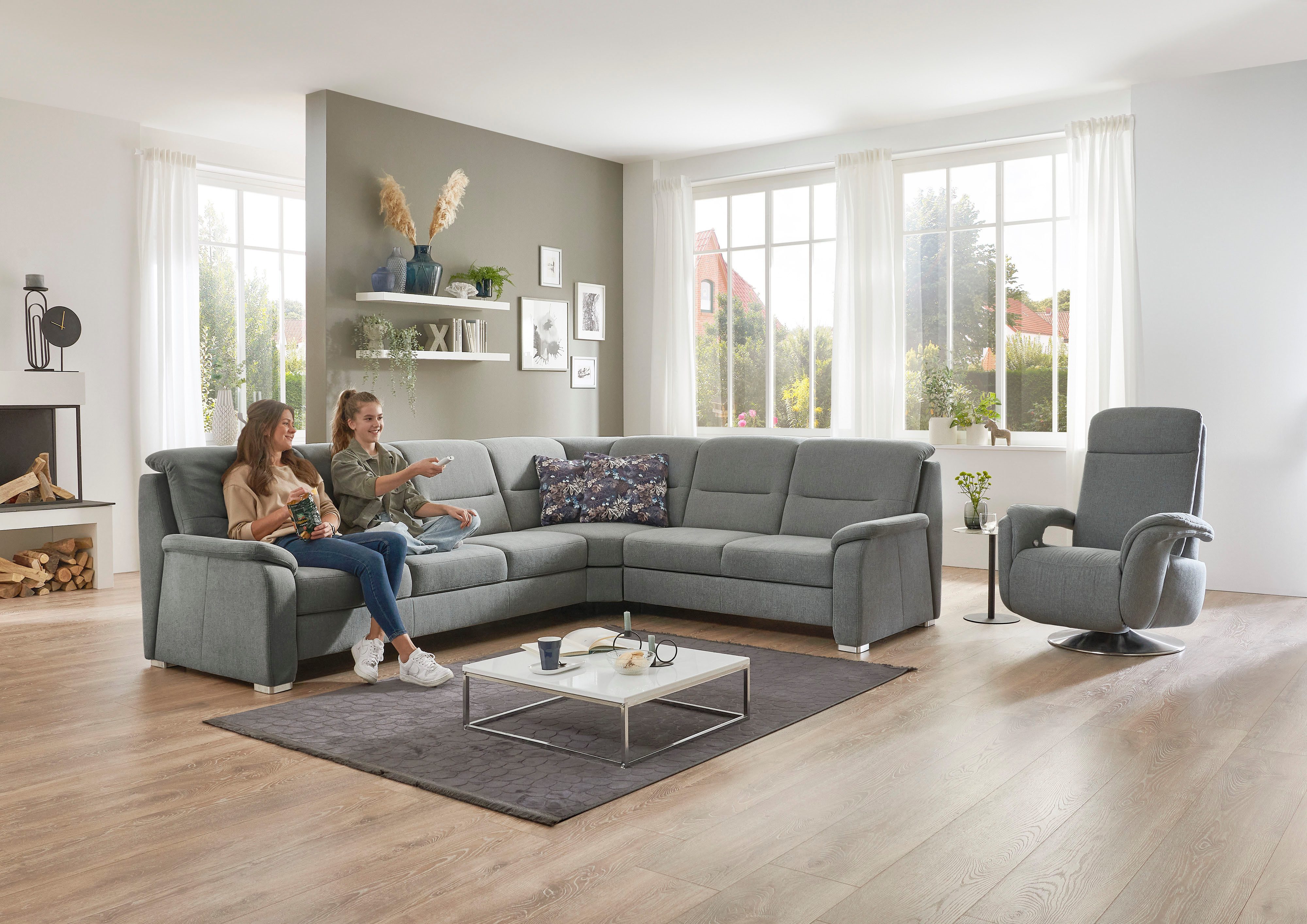 Die PlanBar Ecksofa PP-HS10002, wahlweise mit Kopfteilverstellung, Bettfunktion und Stauraum
