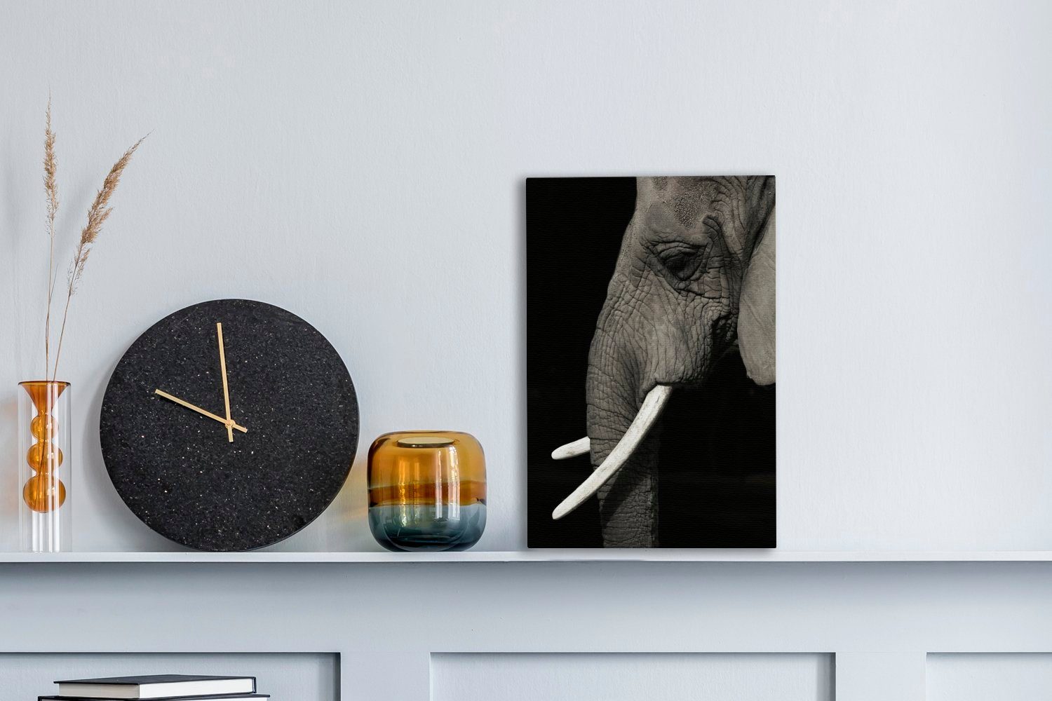 Leinwandbild bespannt Leinwandbild Stoßzähnen, Gemälde, großen OneMillionCanvasses® St), (1 Zackenaufhänger, mit fertig cm inkl. 20x30 Elefant