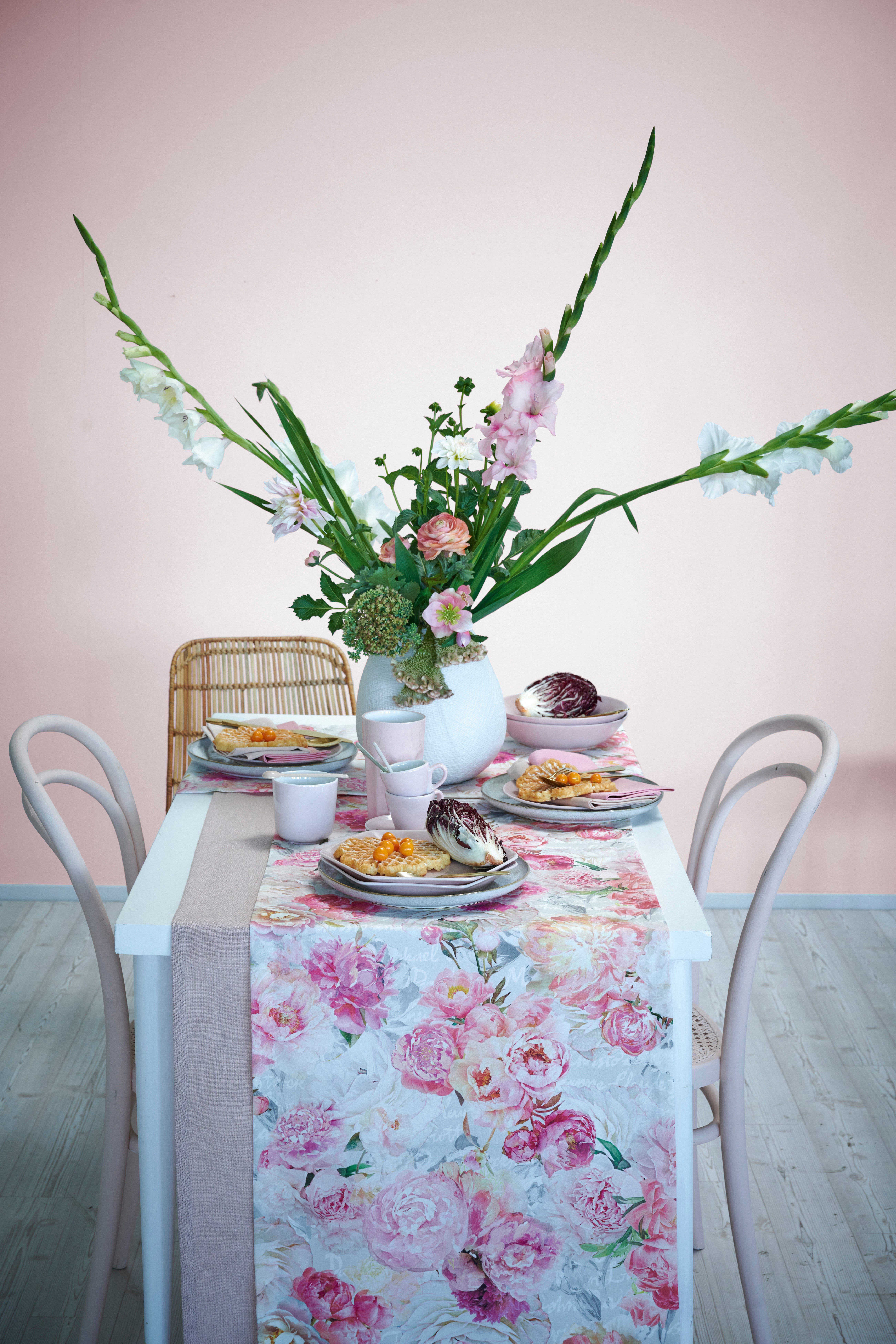 APELT Frühjahrsdeko, Frühling Tischläufer 6448 weiß/rosa/grün (1-tlg), SPRINGTIME, Digitaldruck