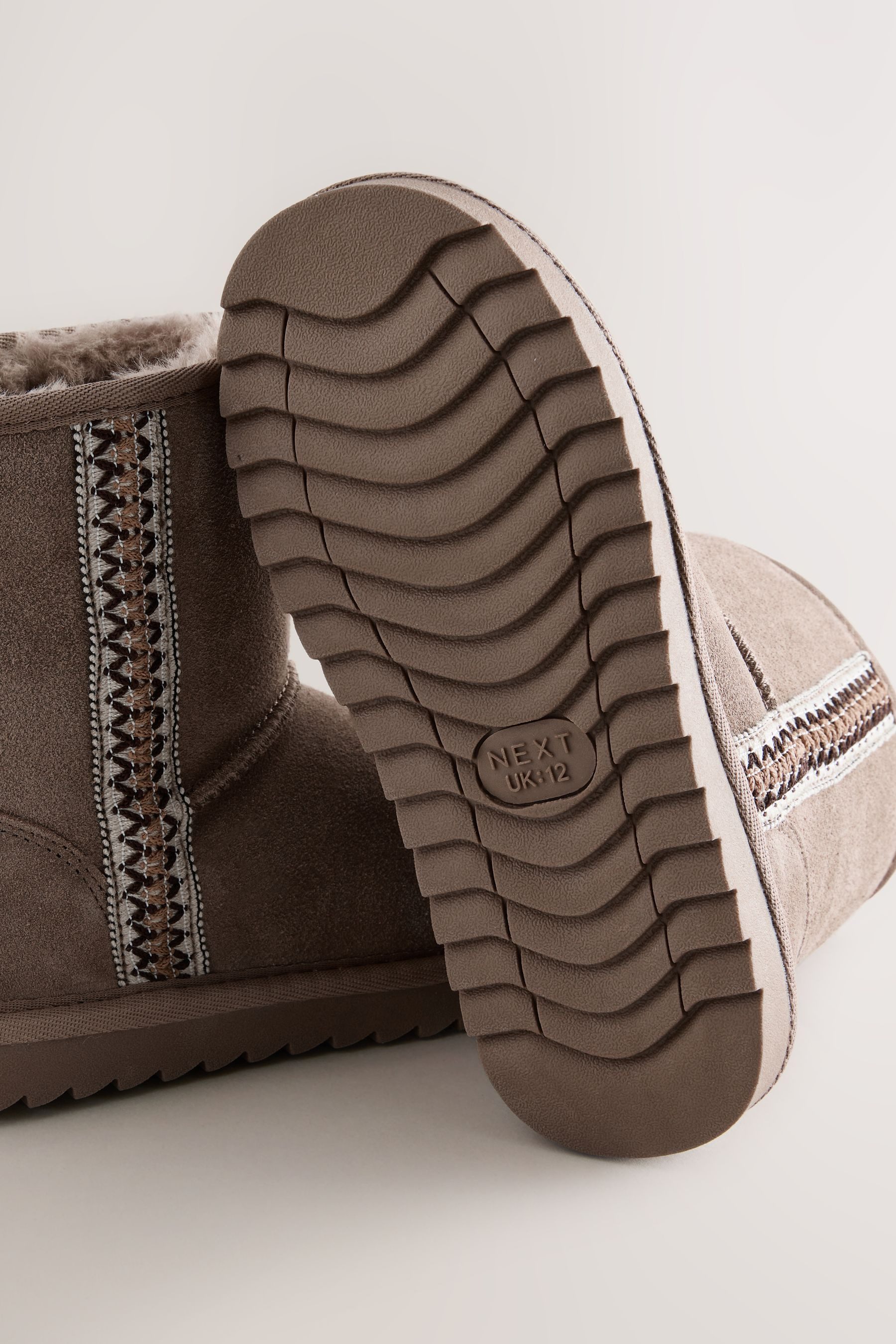 Next Wasserabweisende Schlupfstiefel aus Veloursleder Stiefel (1-tlg)