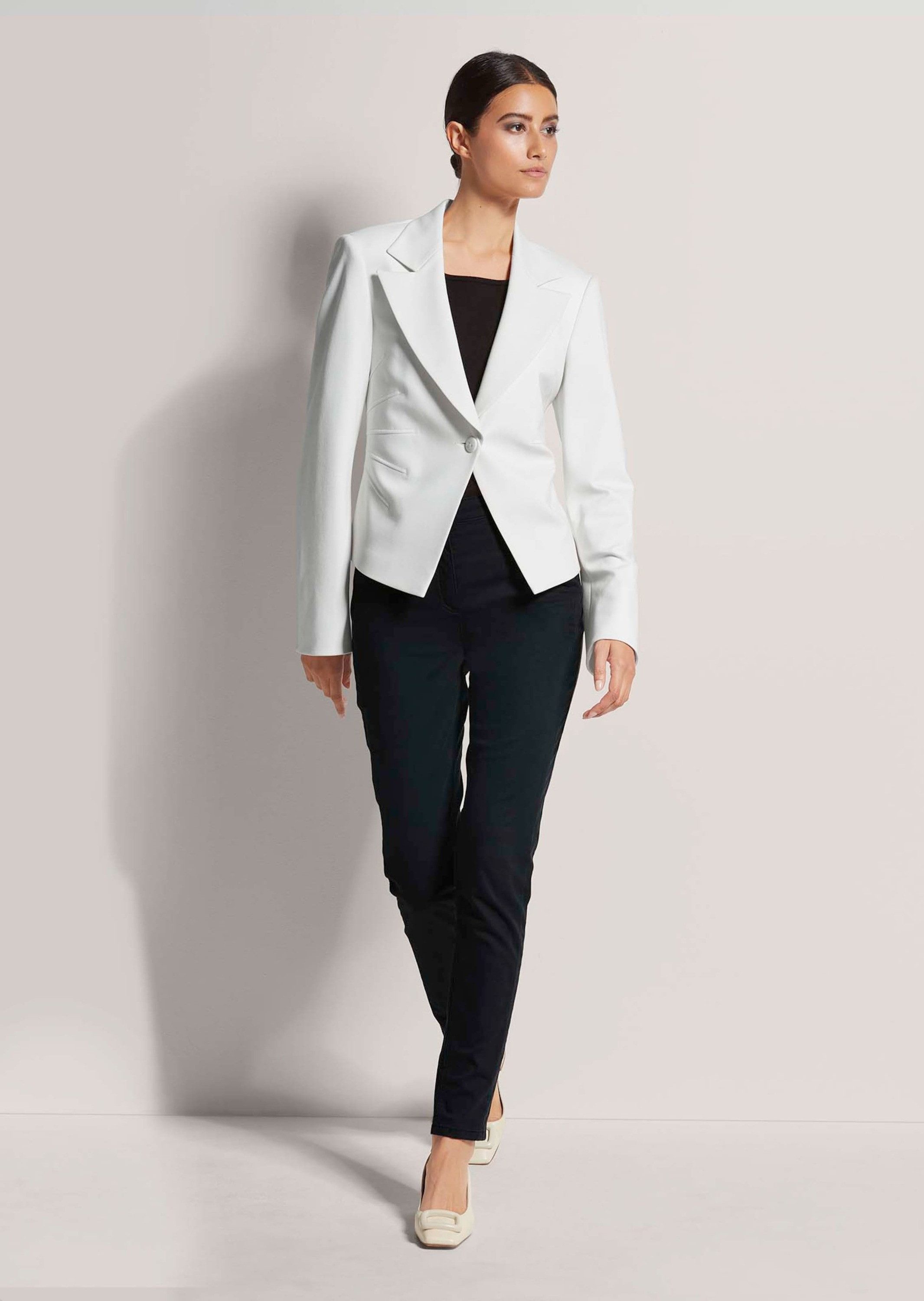 MADELEINE Kurzblazer Kurzer Jersey-Blazer mit Ziernähten günstig online kaufen